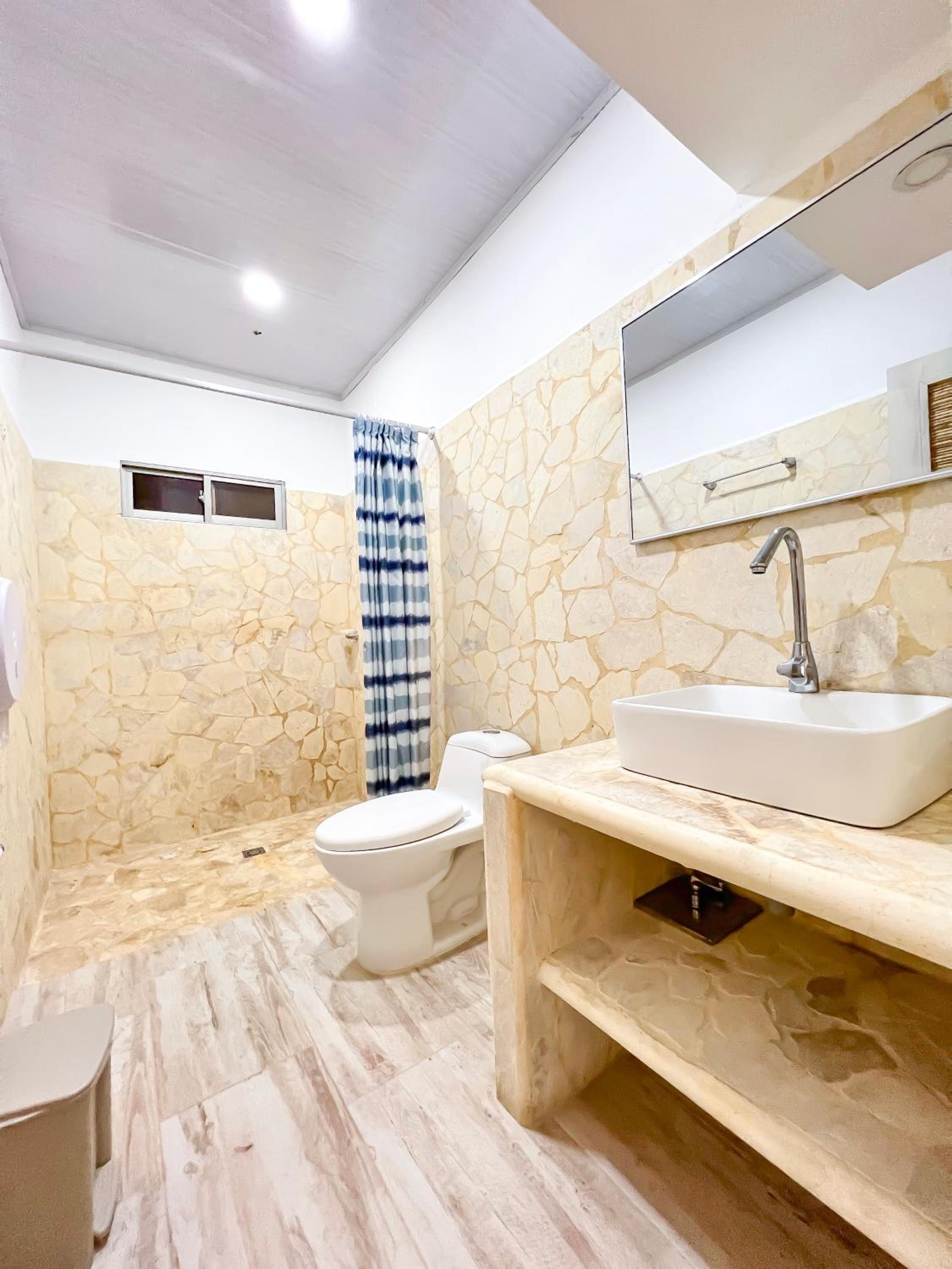 Deluxe Double or Twin Room with Sea View photo 3