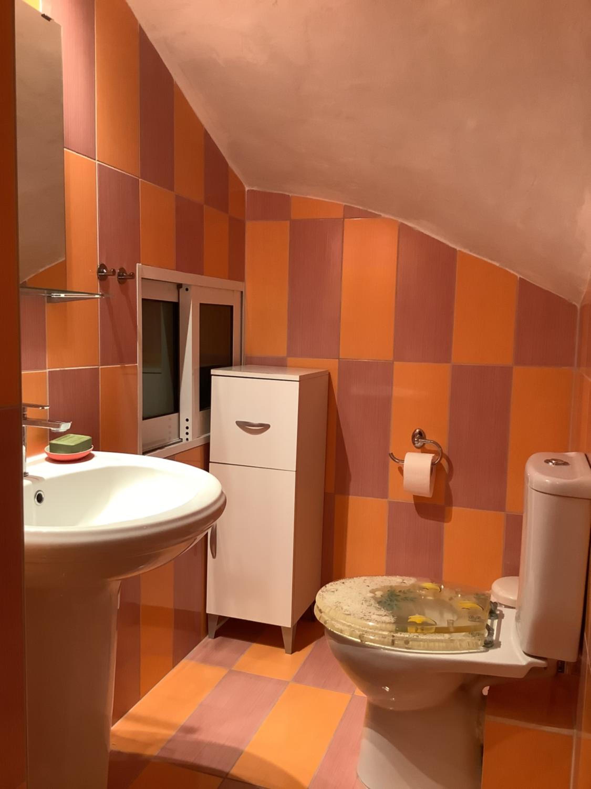 Three-Bedroom House photo 3