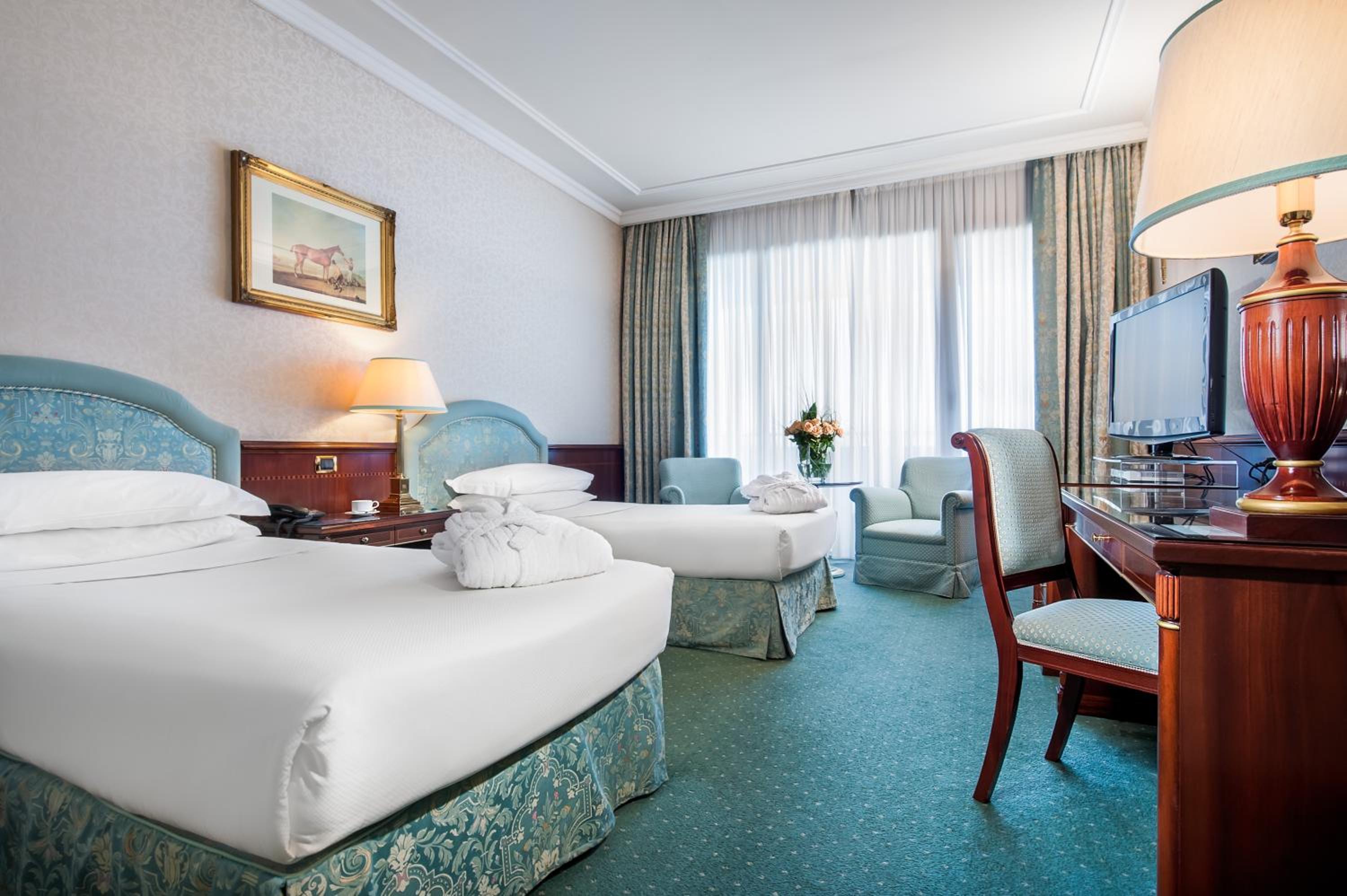 Deluxe Twin Room - Photo 2