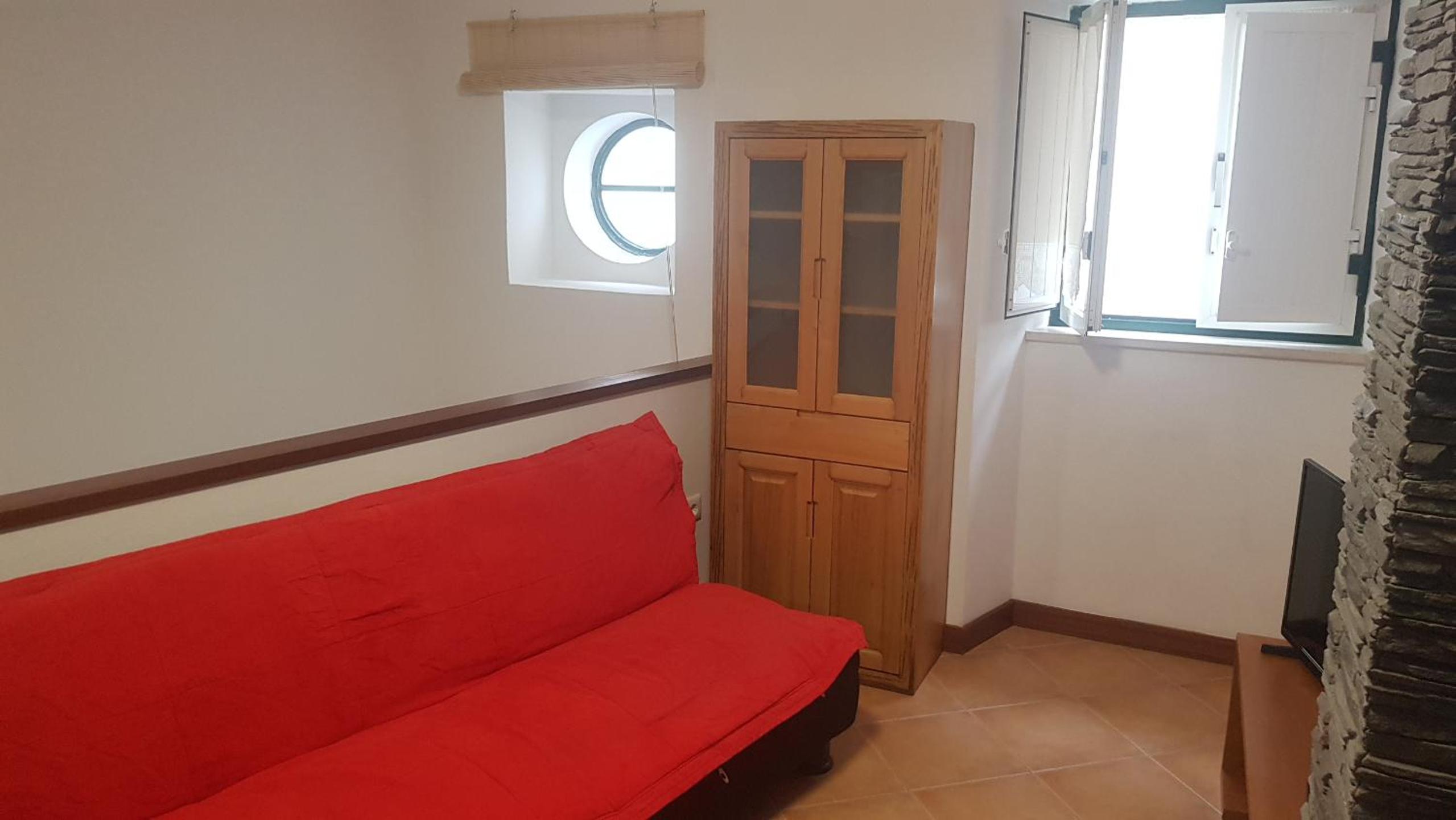 One-Bedroom Apartment - Photo 6