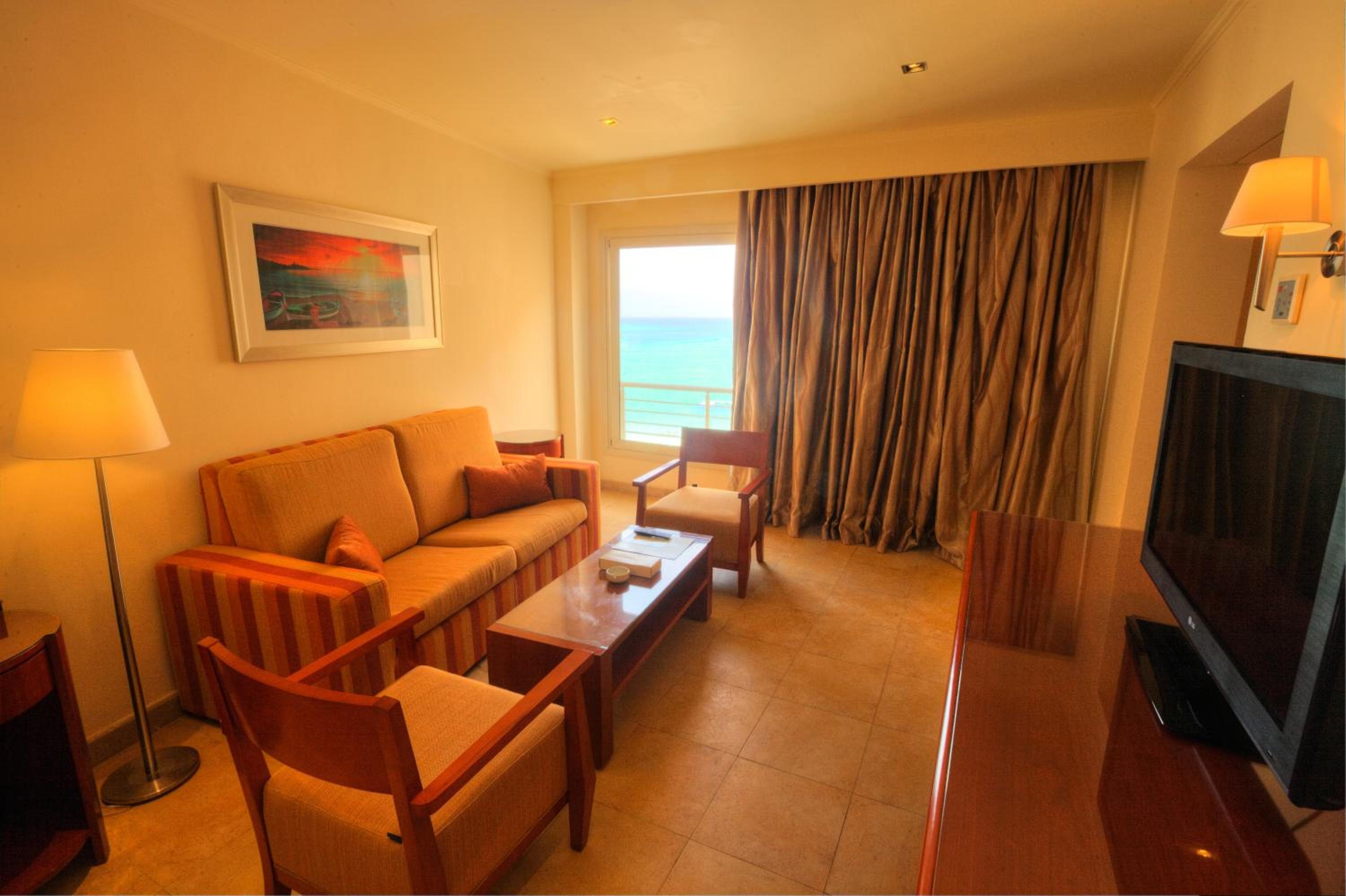 Suite (4 Adults) with City view
