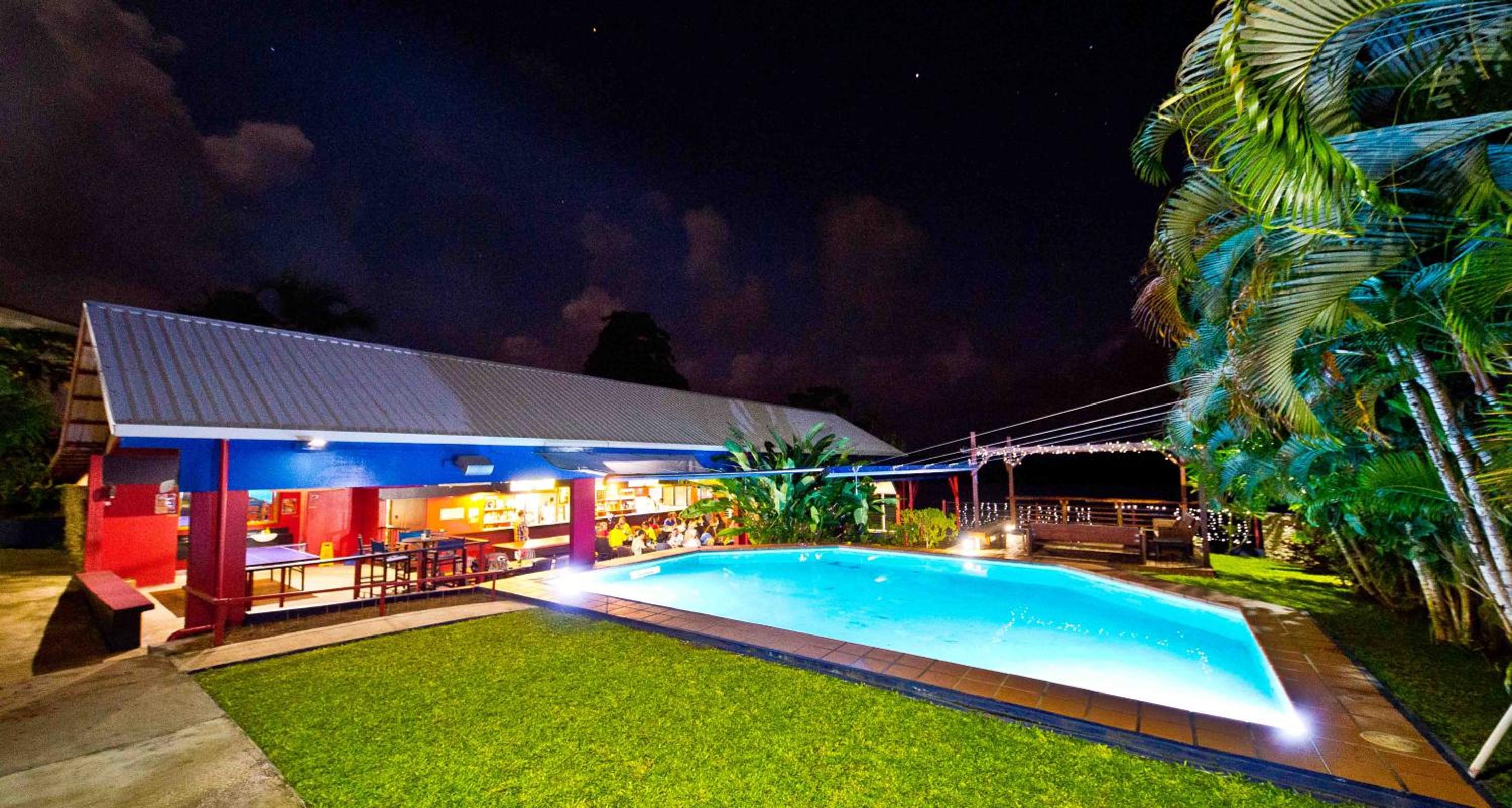 Queen Room with Pool View photo 1