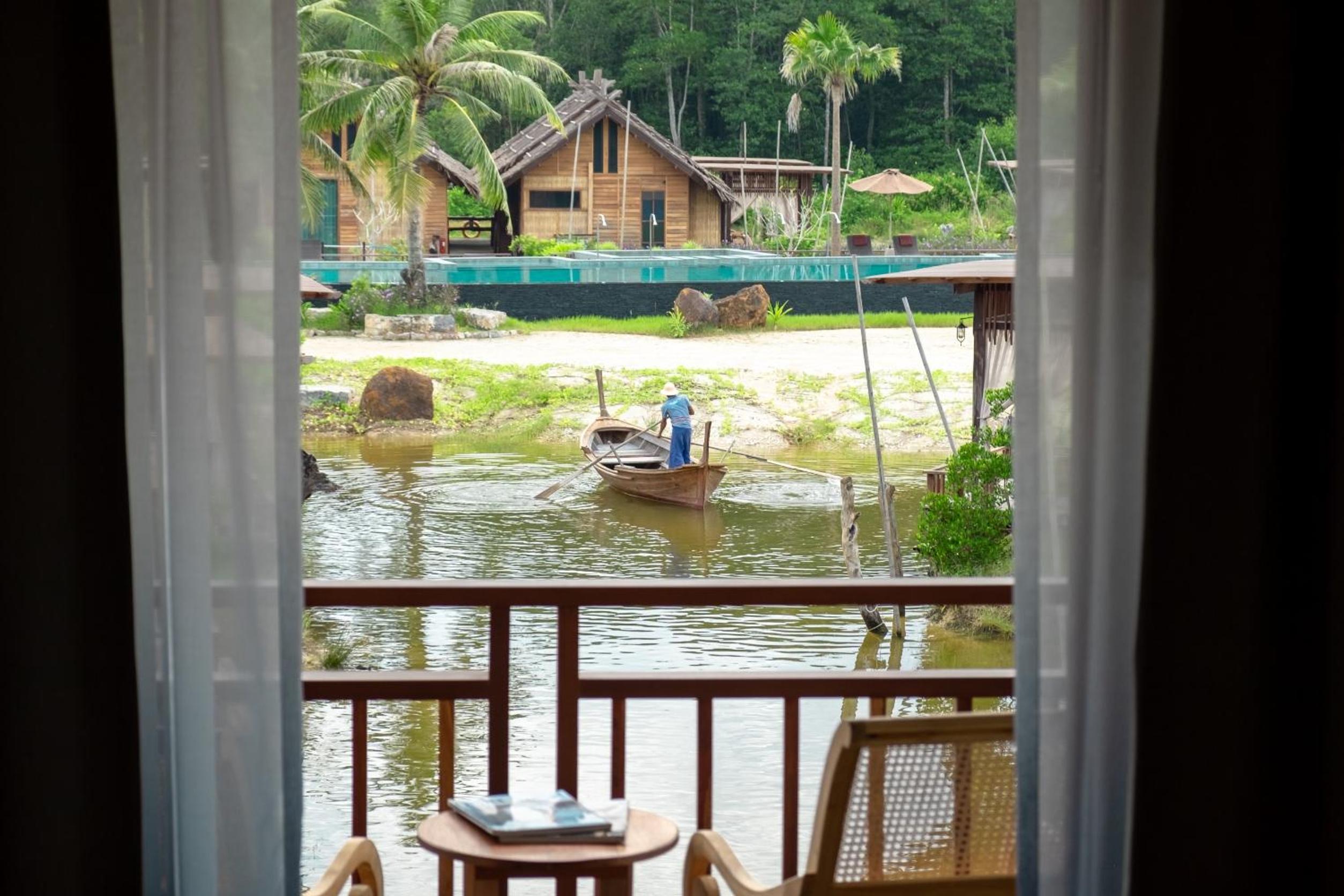 Lagoon Grand Deluxe Double- Free Schedule Shuttle to Ao Nang Beach/ Railay Beach - Photo 6