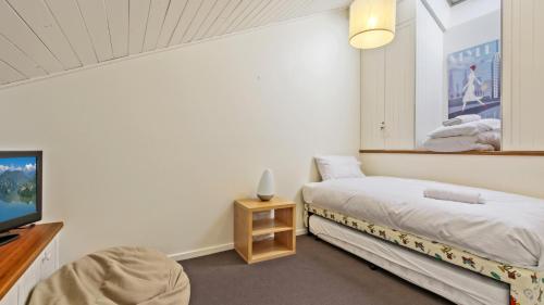 Four-Bedroom House - Photo 3