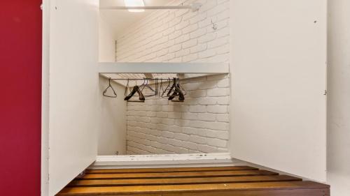Four-Bedroom House - Photo 6
