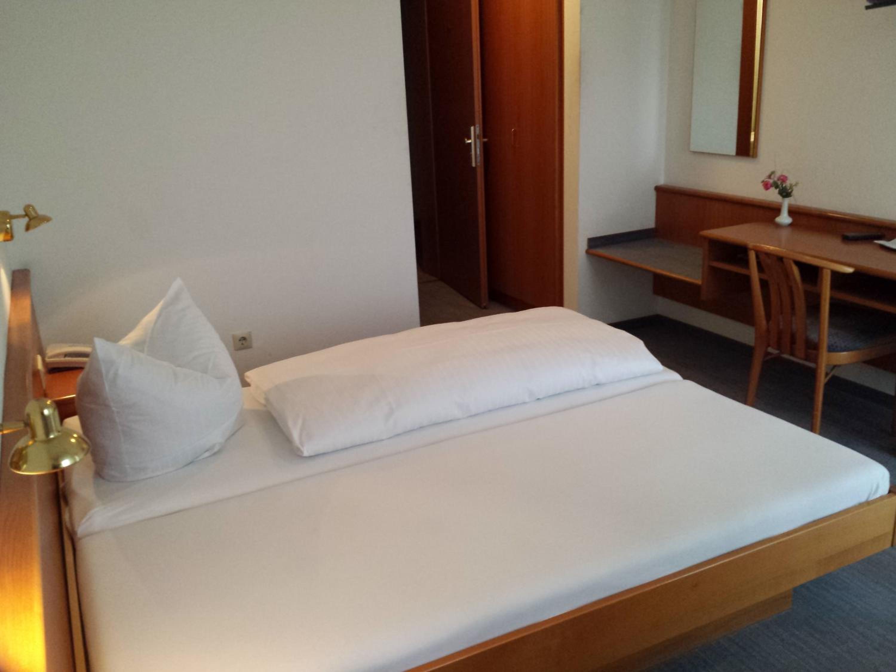 Double Room - Photo 2