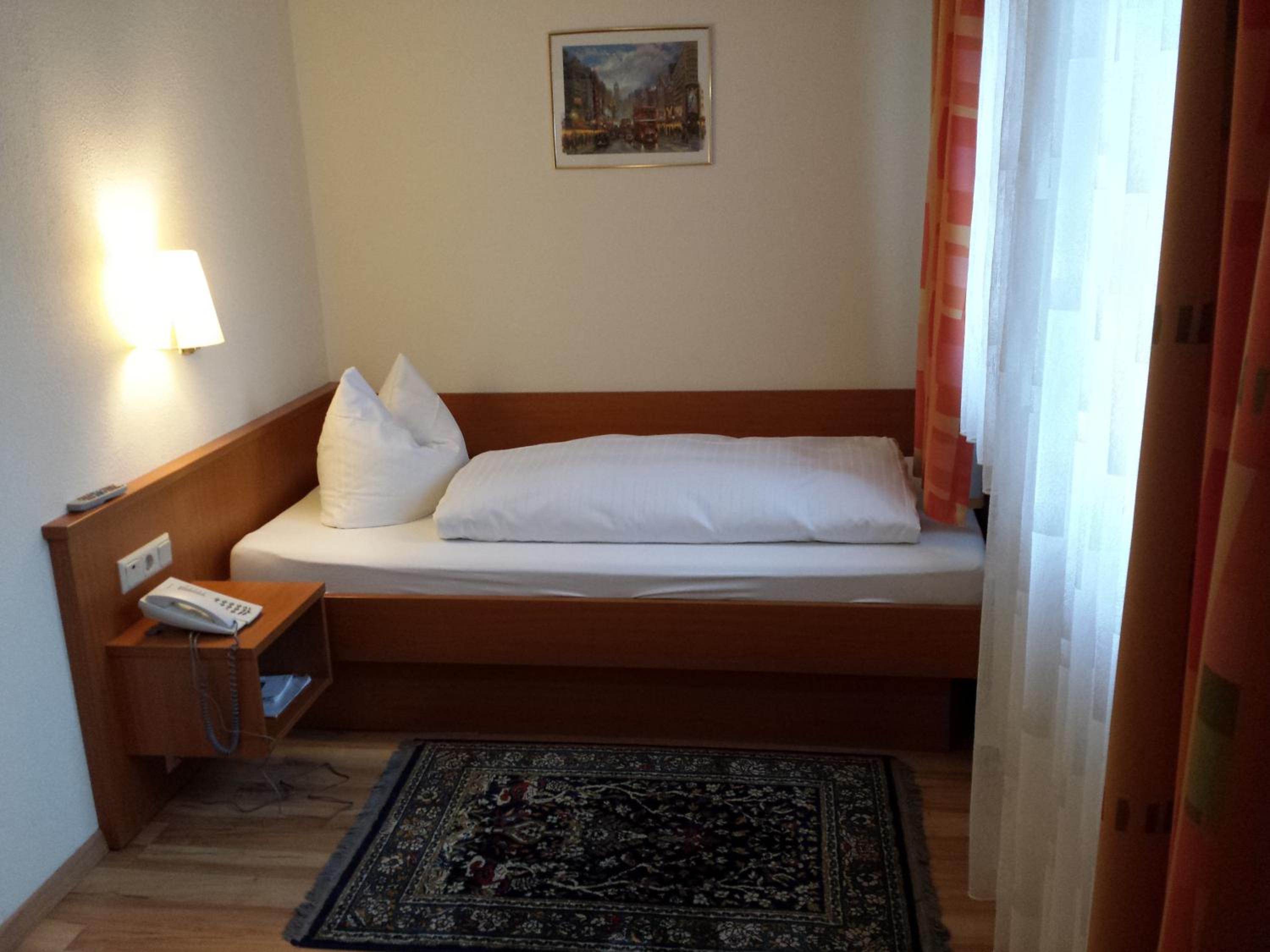 Single Room photo 2