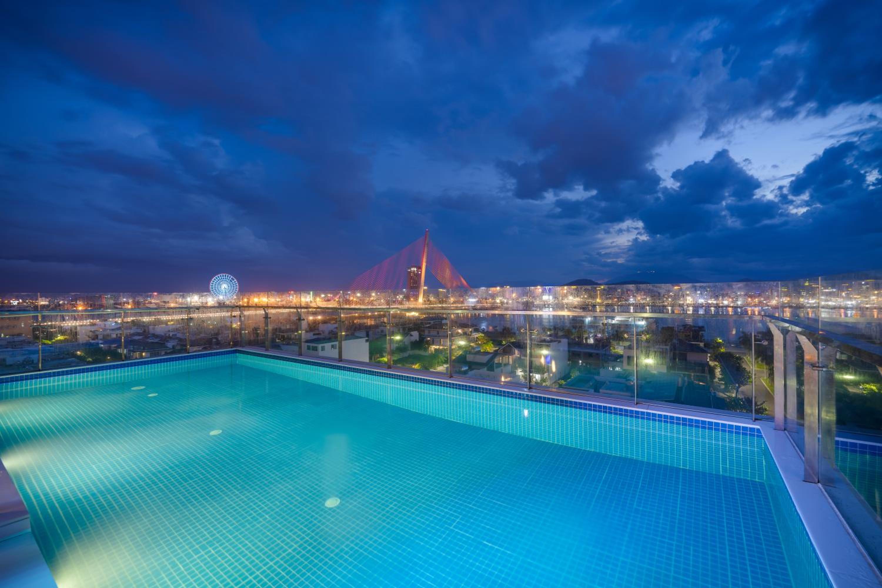 Deluxe Double Room with Balcony - Photo 7