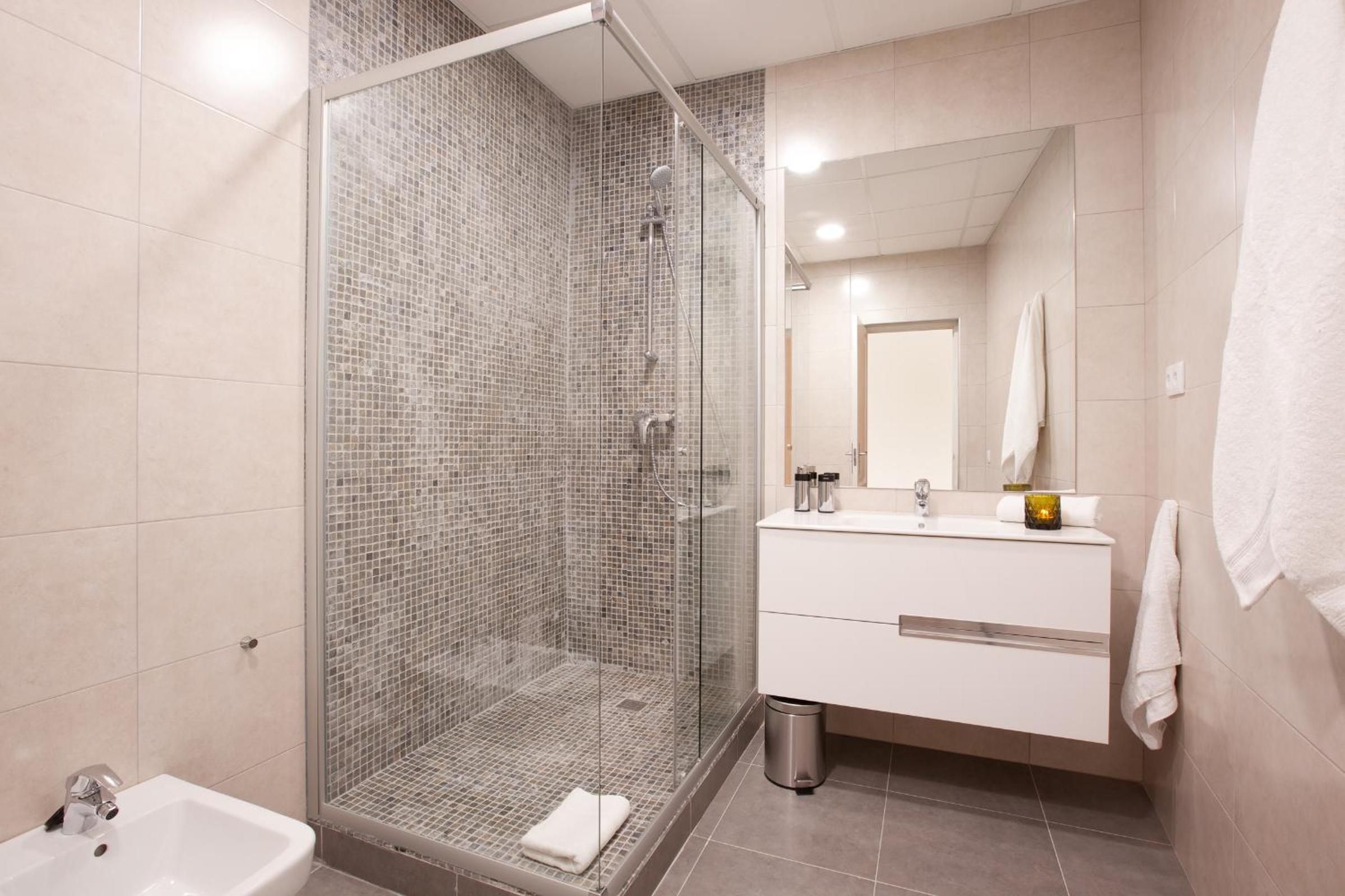 Two-Bedroom Apartment - Ground Floor - NY photo 3