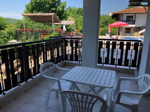 Two-Bedroom Apartment with Balcony photo 2
