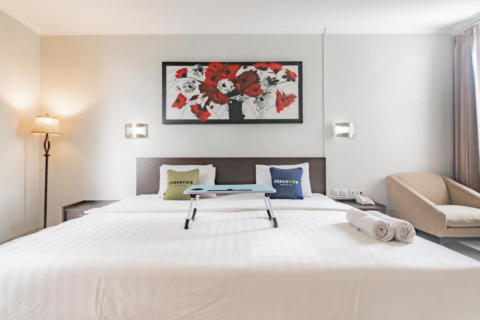 Suite - Photo 1