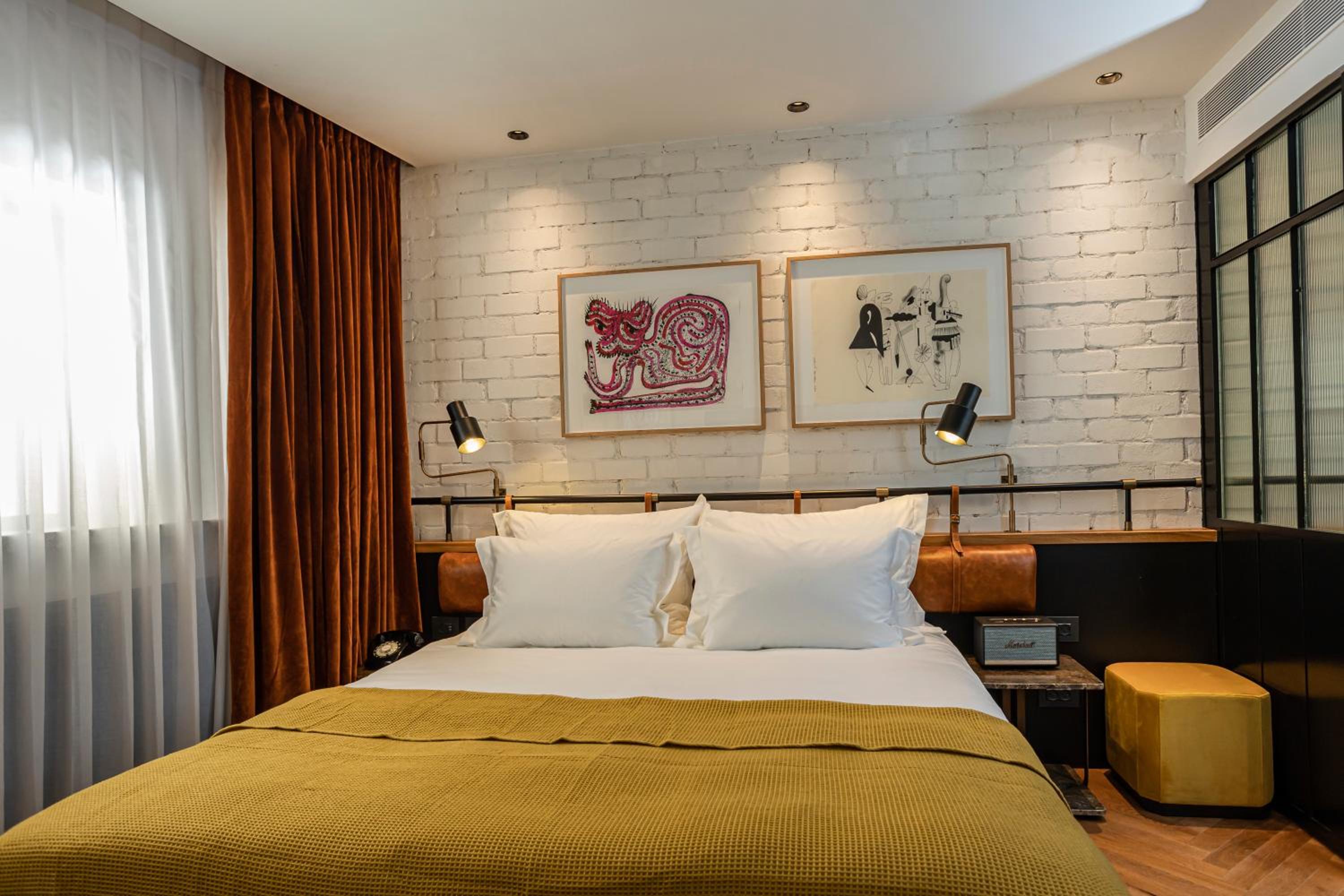Premium Room - Photo 7