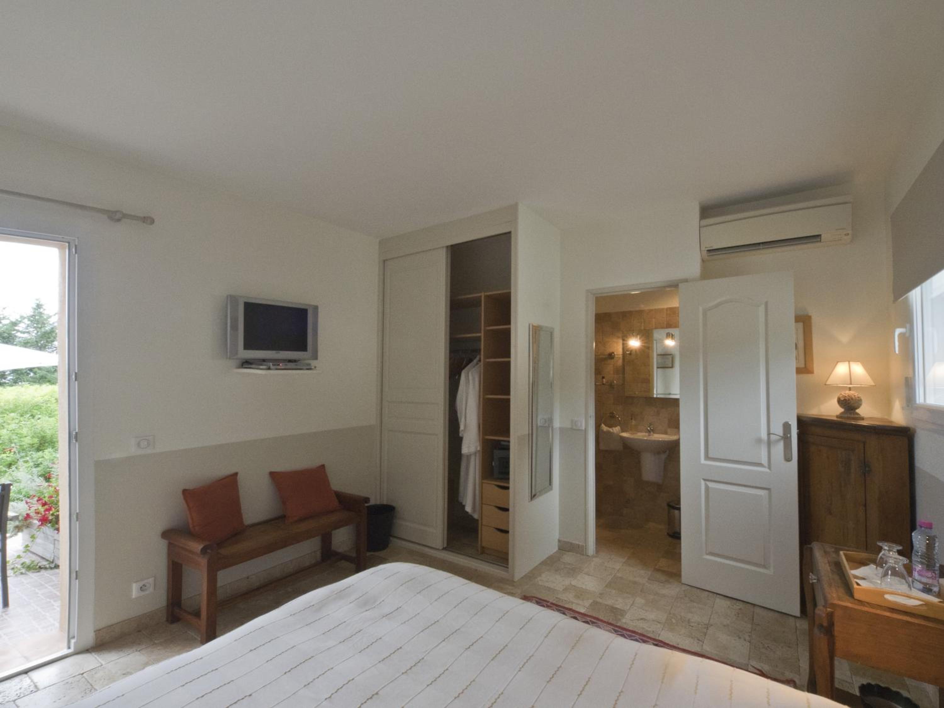 Double Room - Bougainvilliers with Garden View
