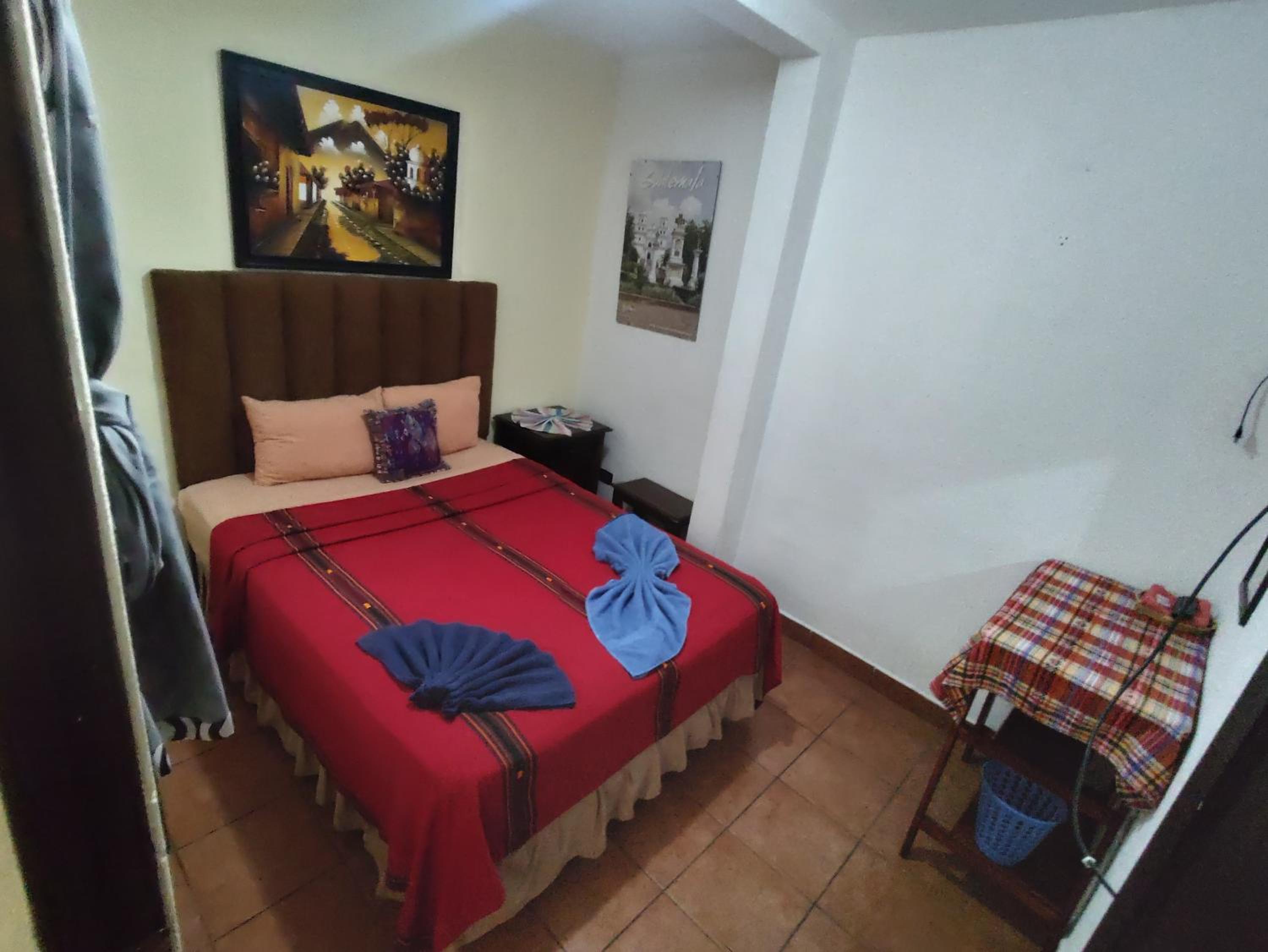 Double Room with Shared Bathroom photo 2