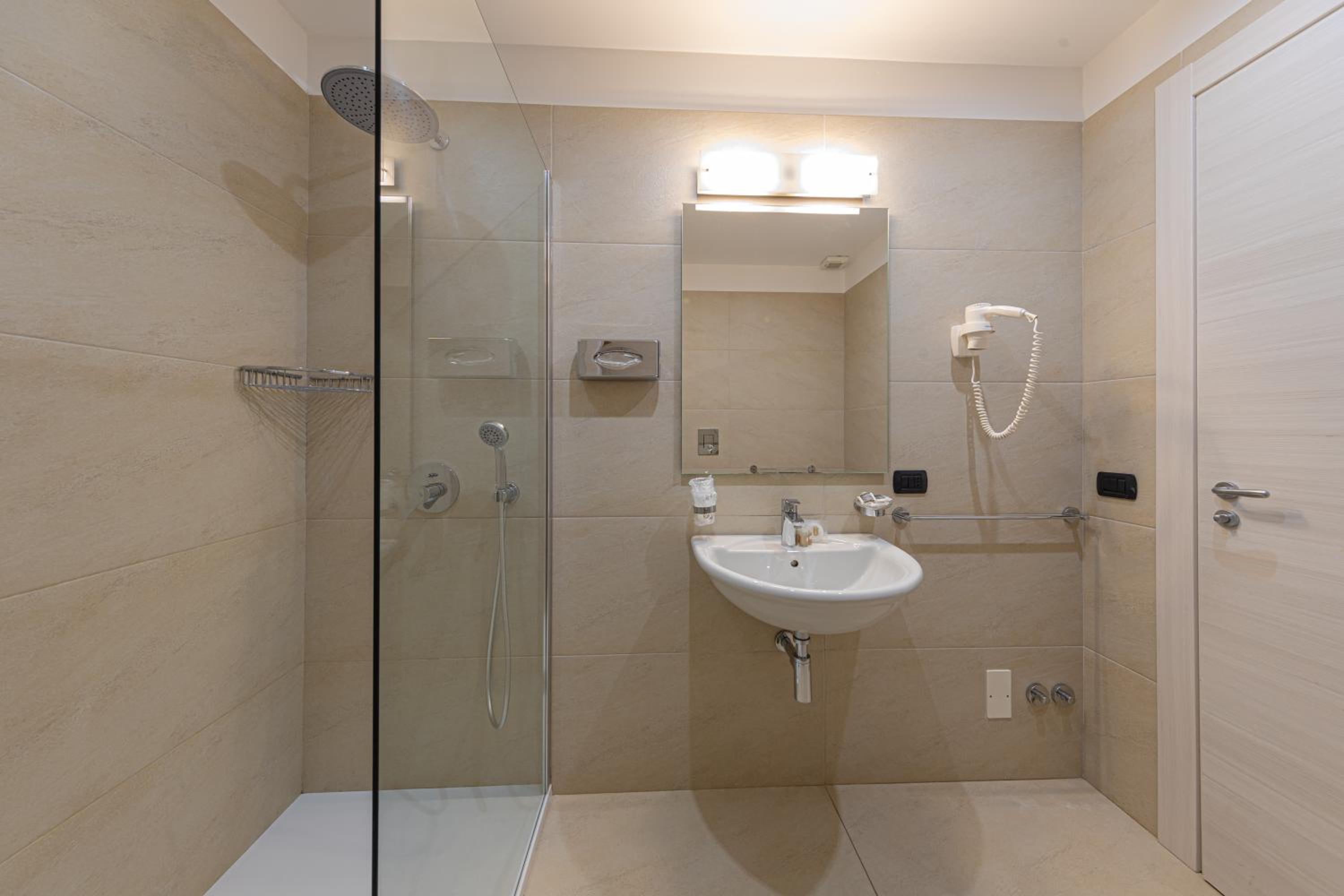 Triple Room with Garden View - Photo 7