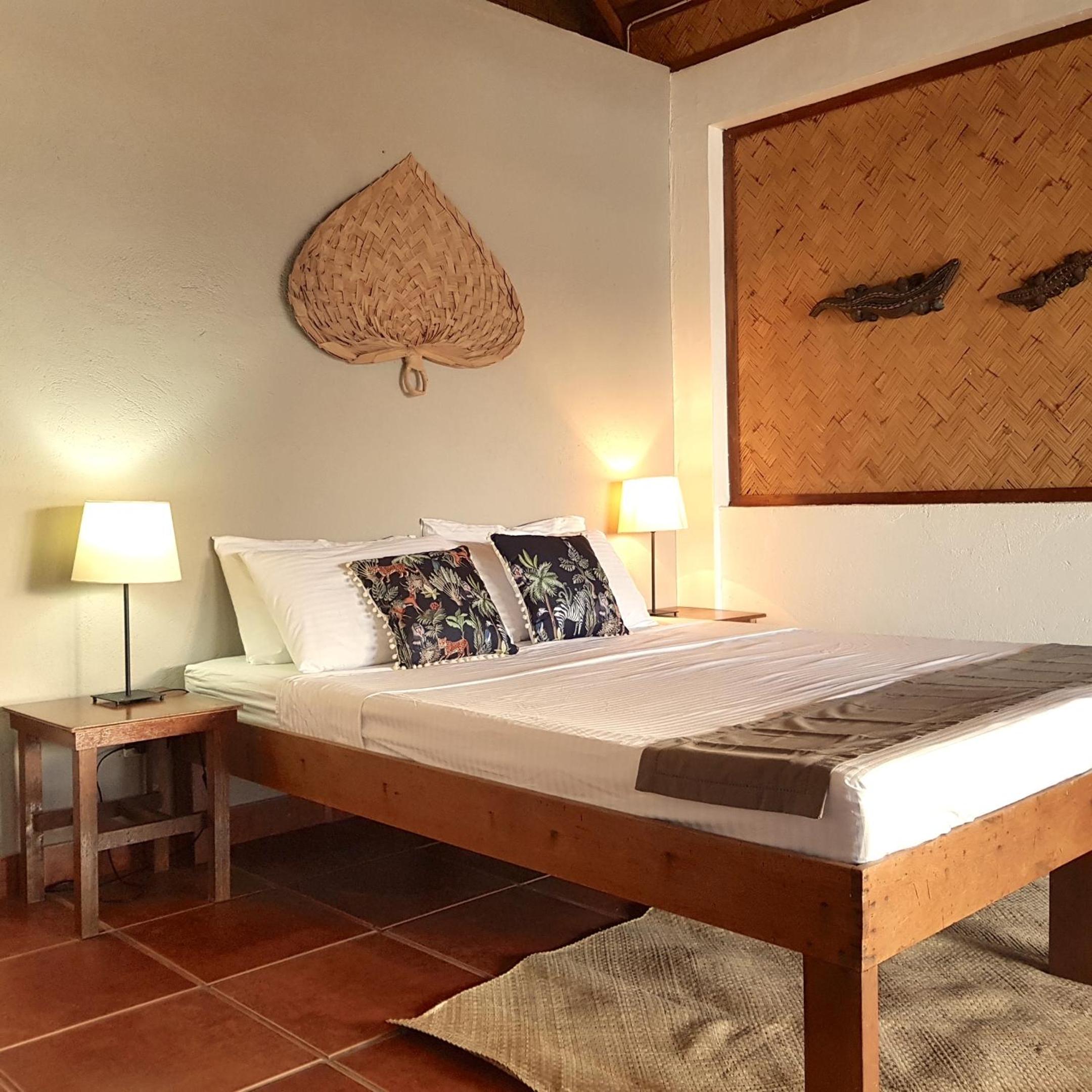Beachfront Bungalow - Photo 1