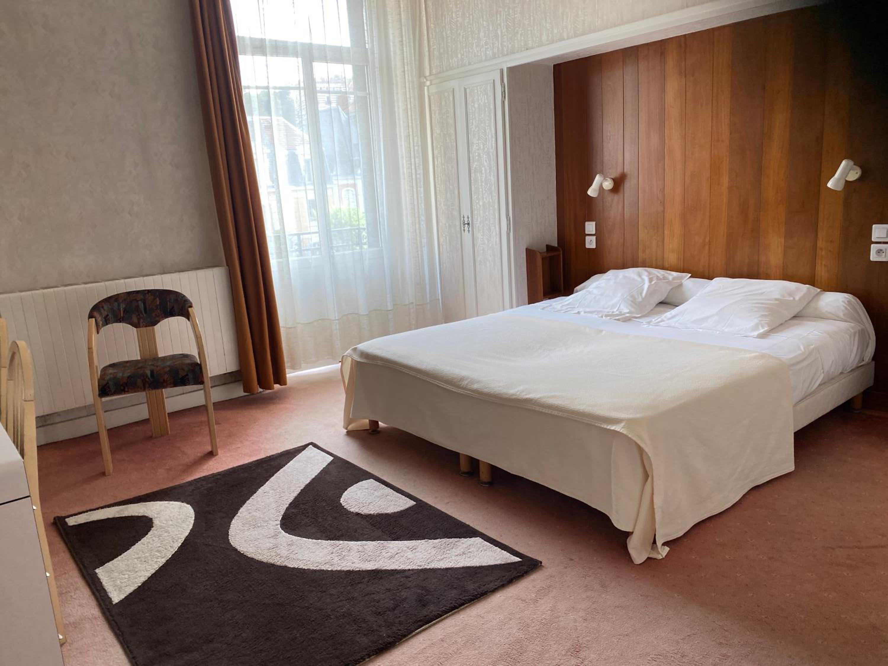 Standard Double or Twin Room - Photo 4