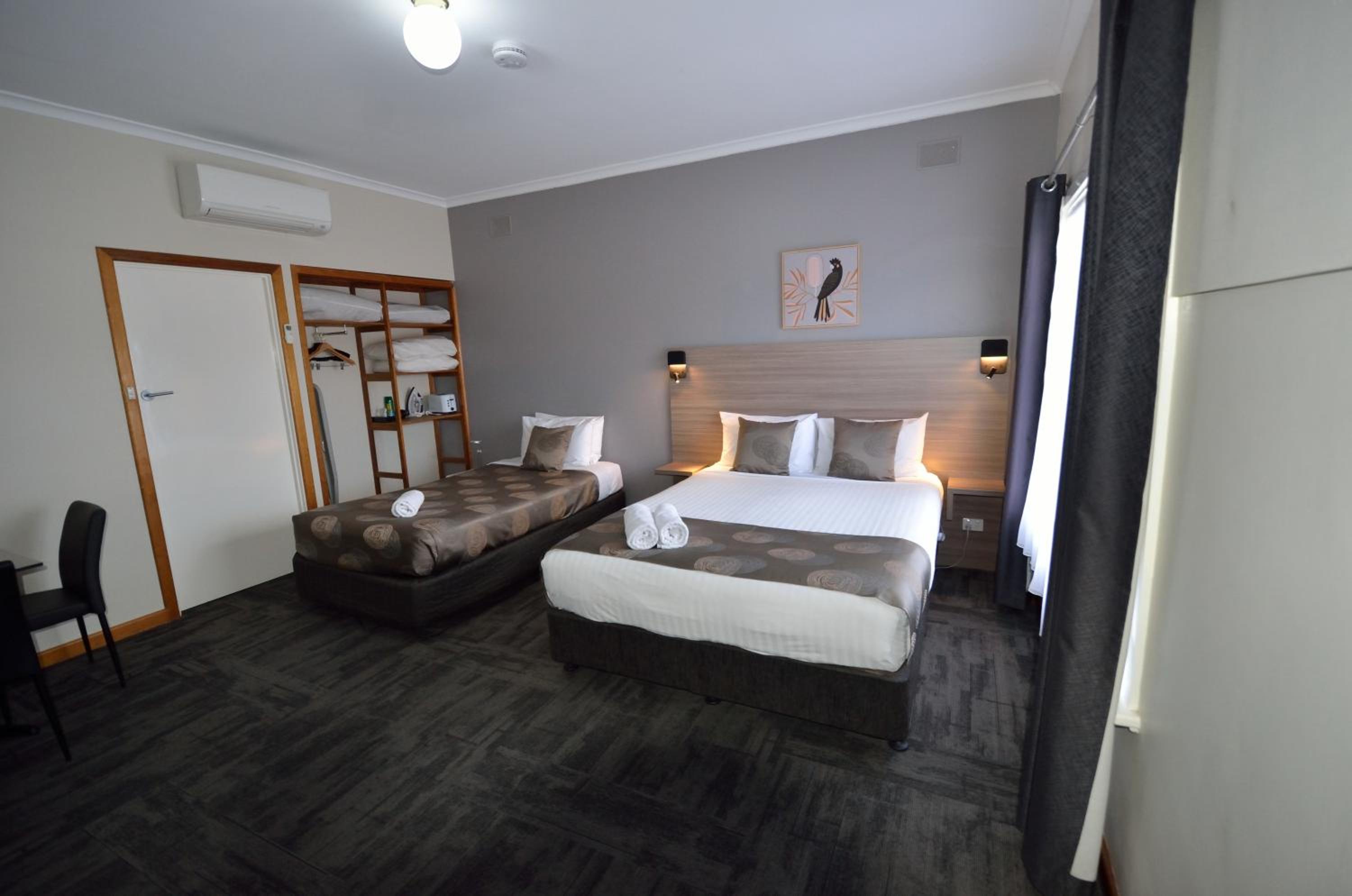 Twin Room - Photo 1