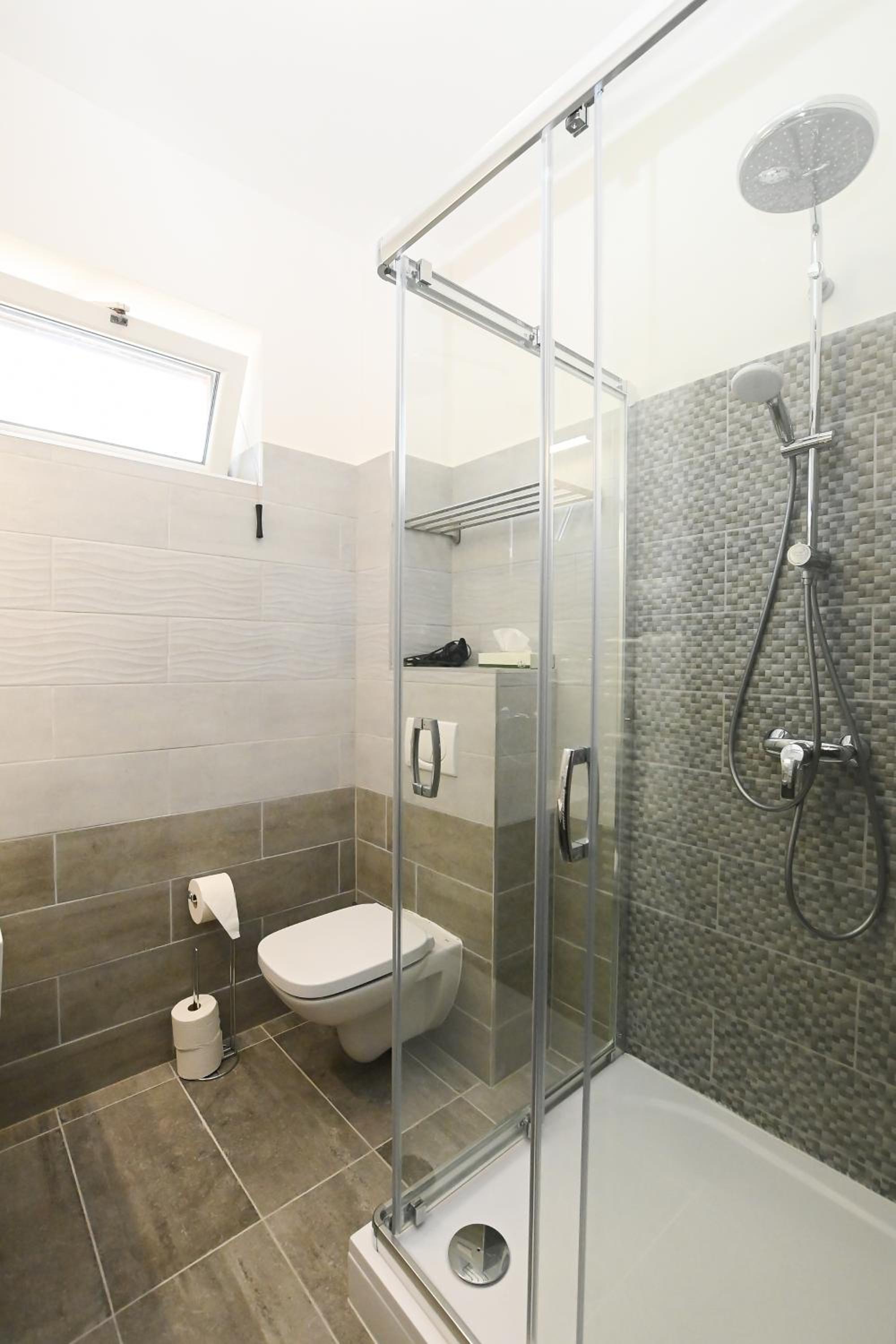 Double or Twin Room - Photo 12