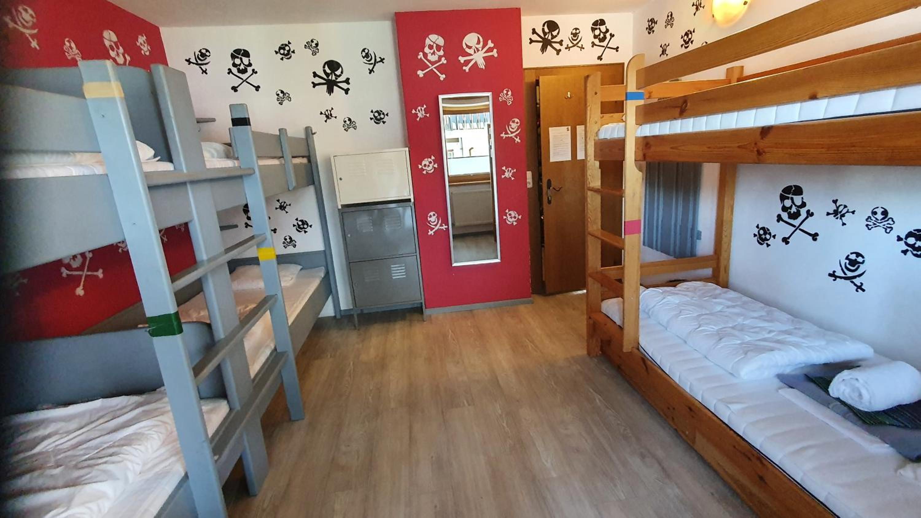 Bed in 6-Bed Mixed Dormitory Room with Shared Bathroom and Toilet photo 1