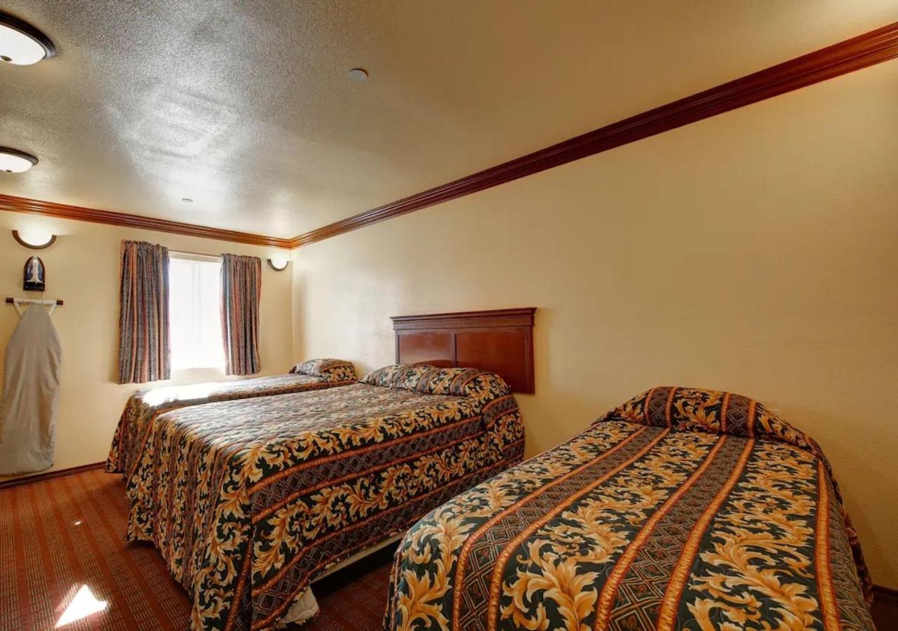 Deluxe Family Room photo 3