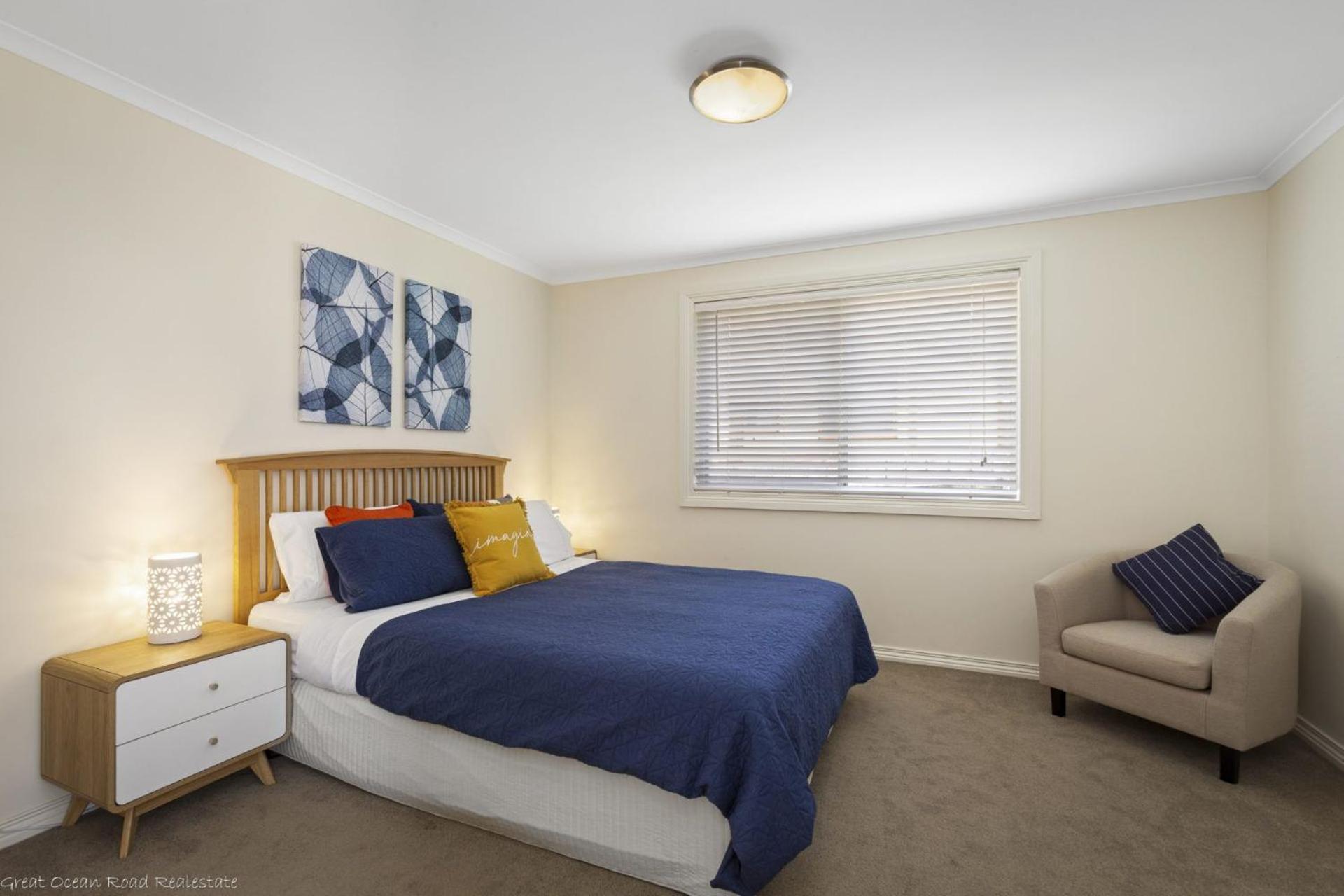 Three-Bedroom House photo 2