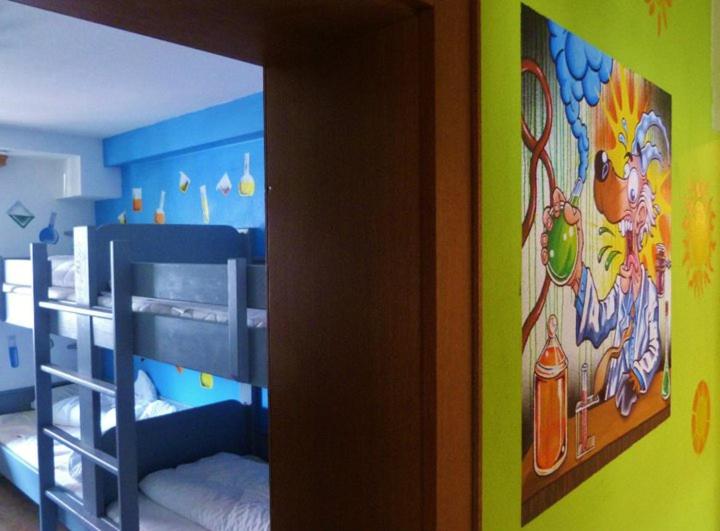 Quadruple Room with Shared Bathroom photo 2