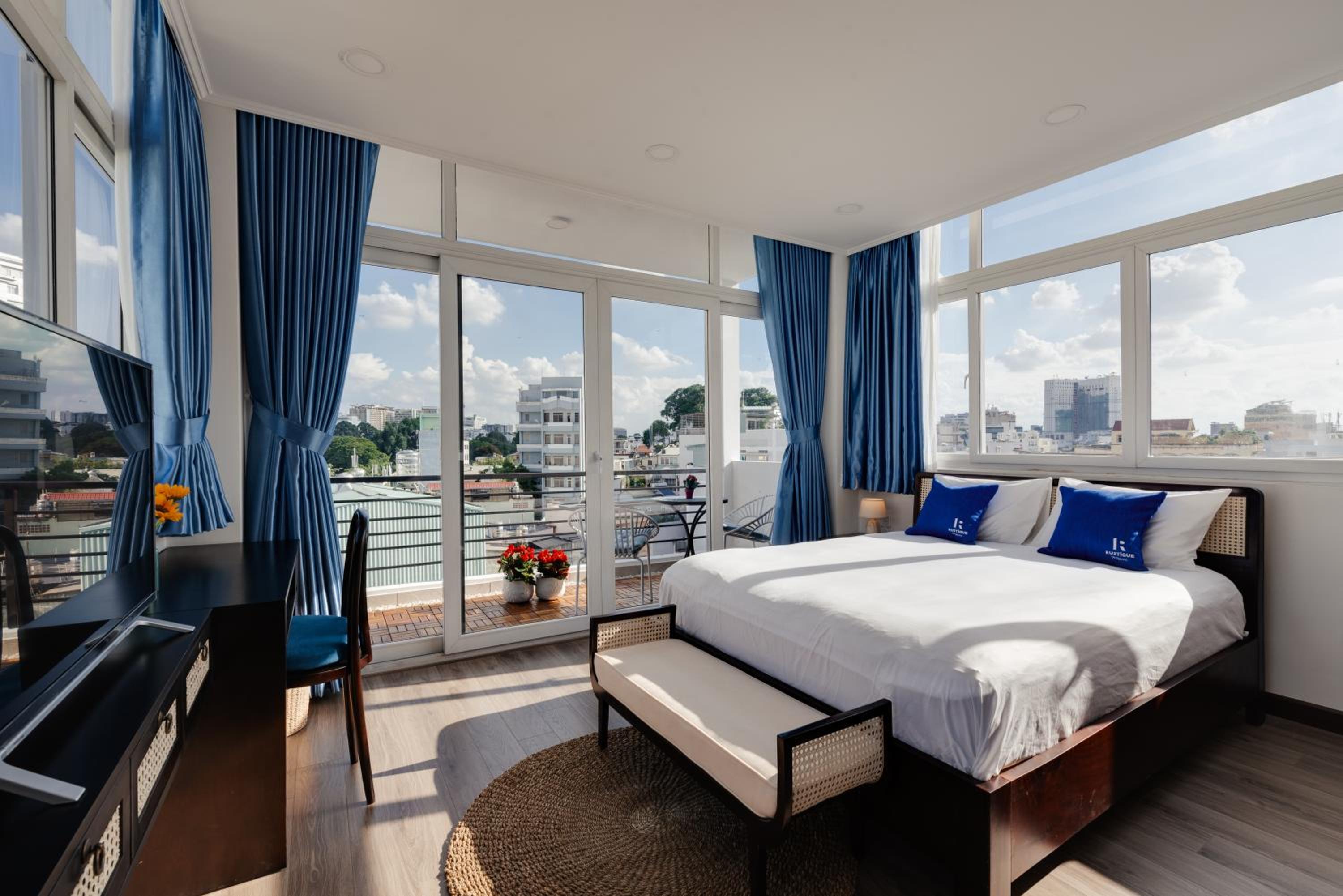 Junior Suite with Balcony