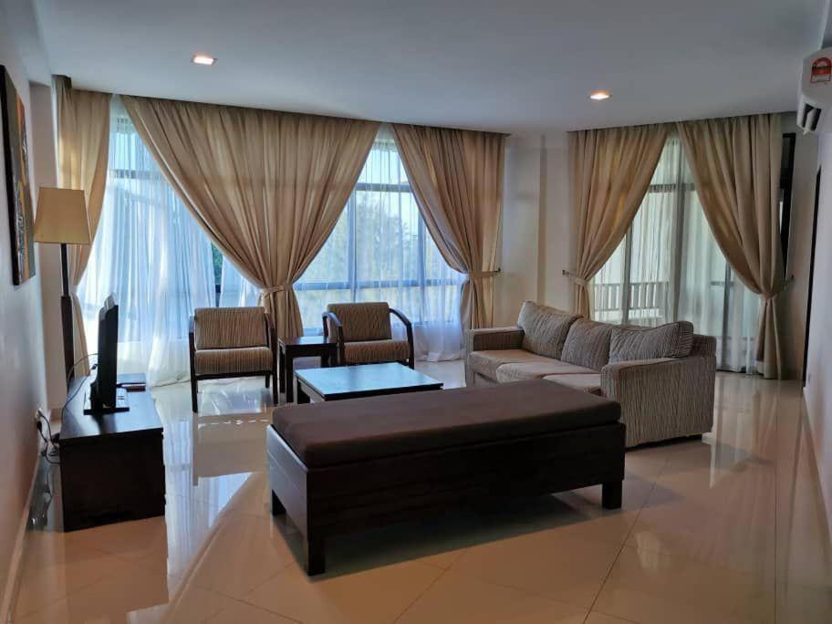 Three-Bedroom Apartment - Photo 2