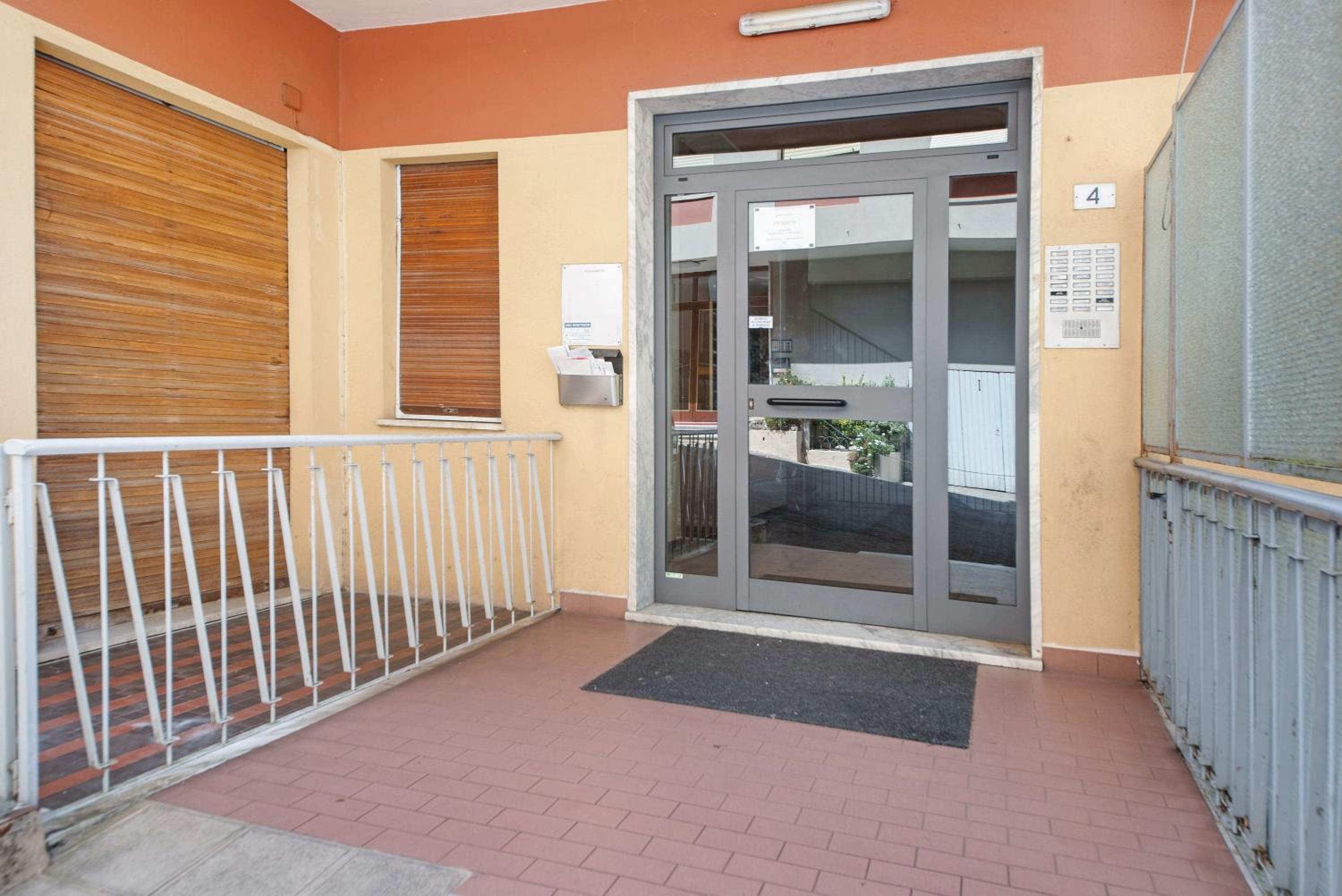 Two-Bedroom Deluxe Apartment with Garden View photo 2