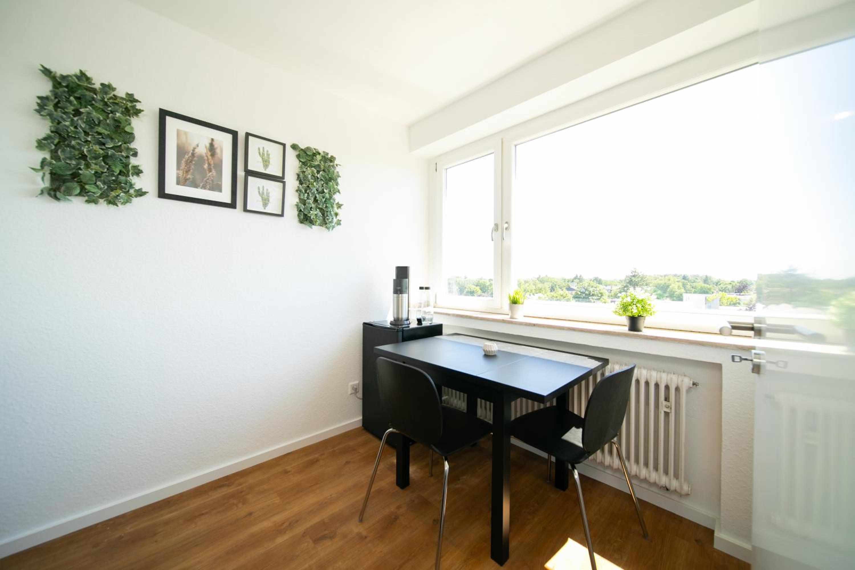 Apartment with Balcony photo 3