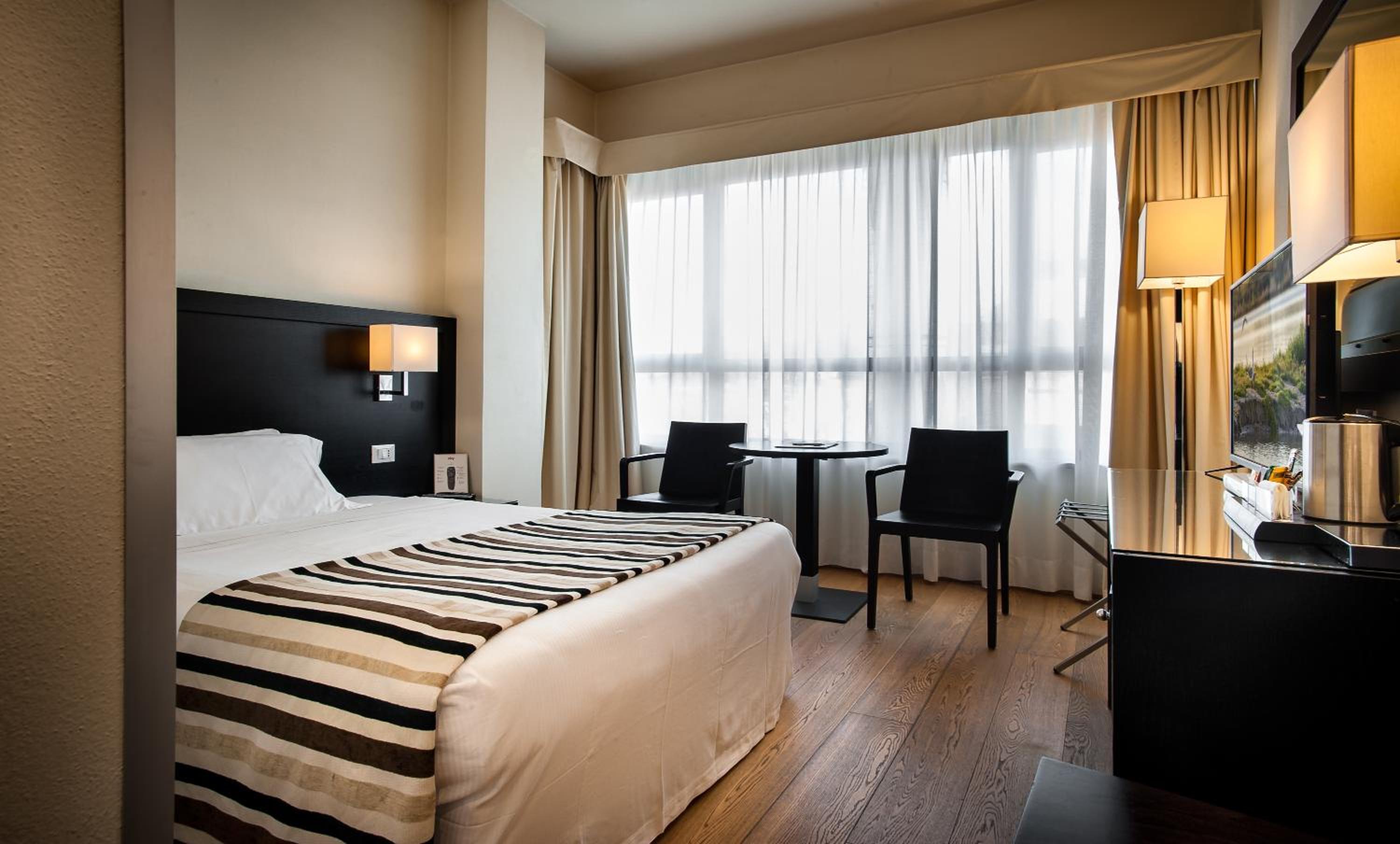 Superior Double Room - Top Floor - Photo 28