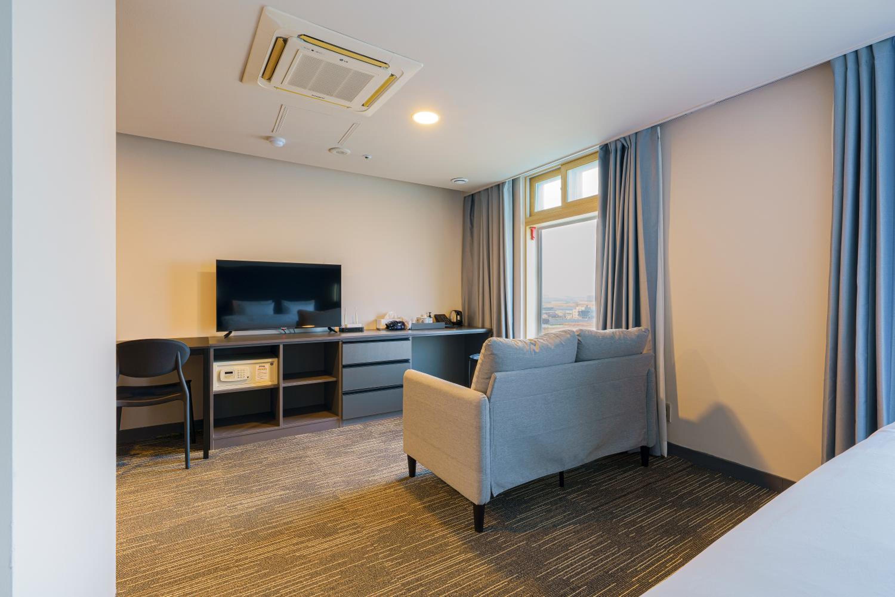 Suite - Photo 6