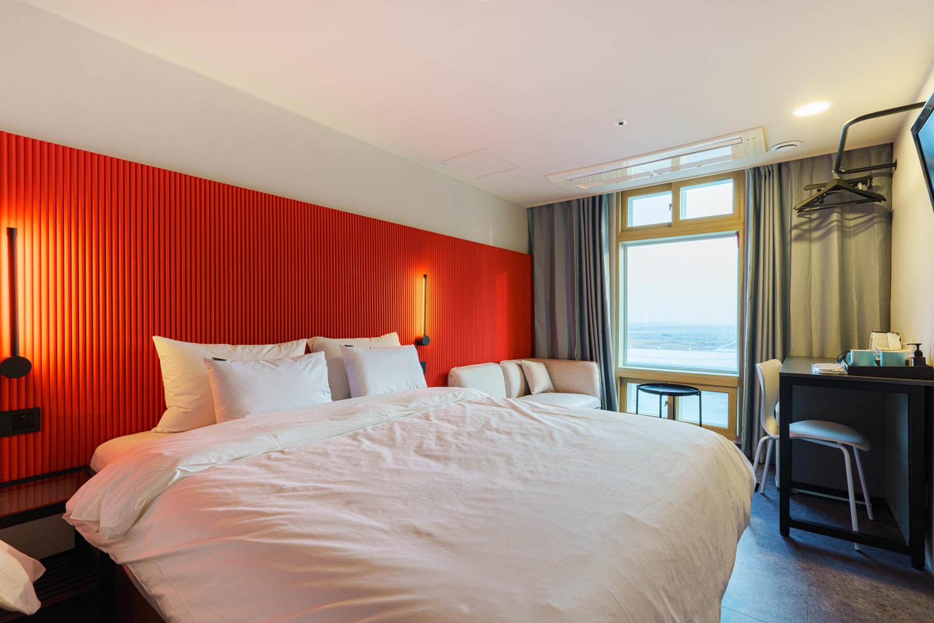 Deluxe Double or Twin Room - Photo 3