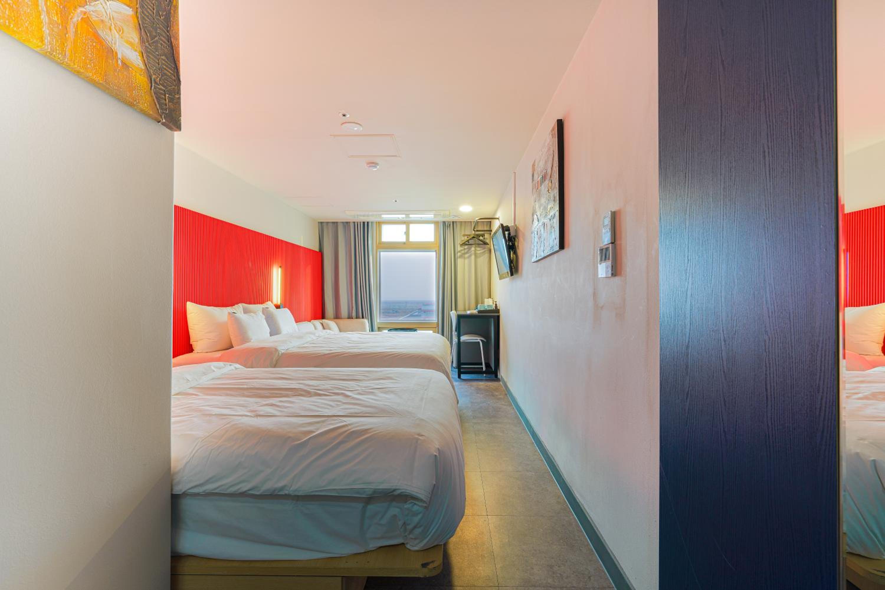 Deluxe Double or Twin Room - Photo 2