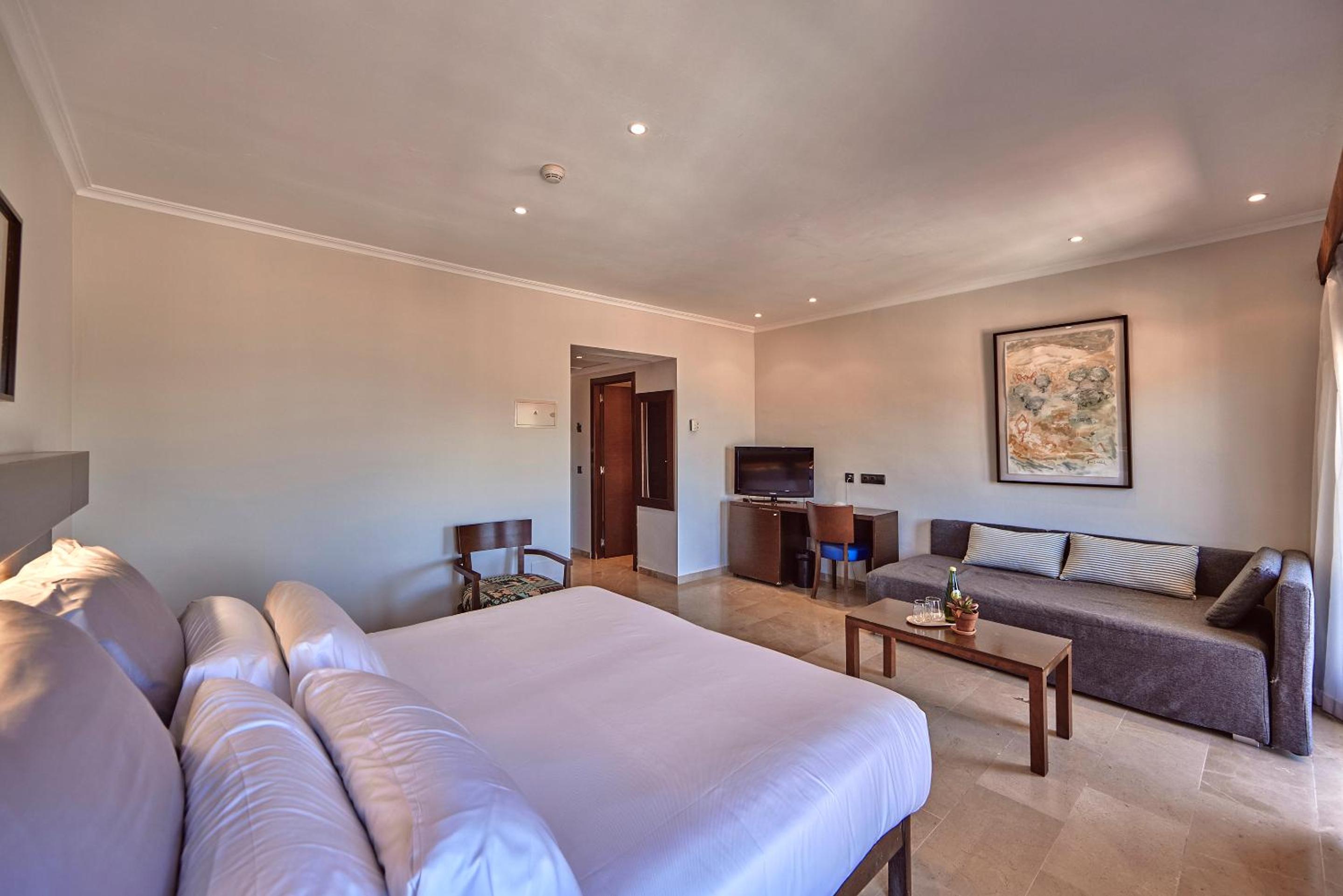 Junior Suite with Balcony and Sea View - Spa Access Not Included - Photo 1