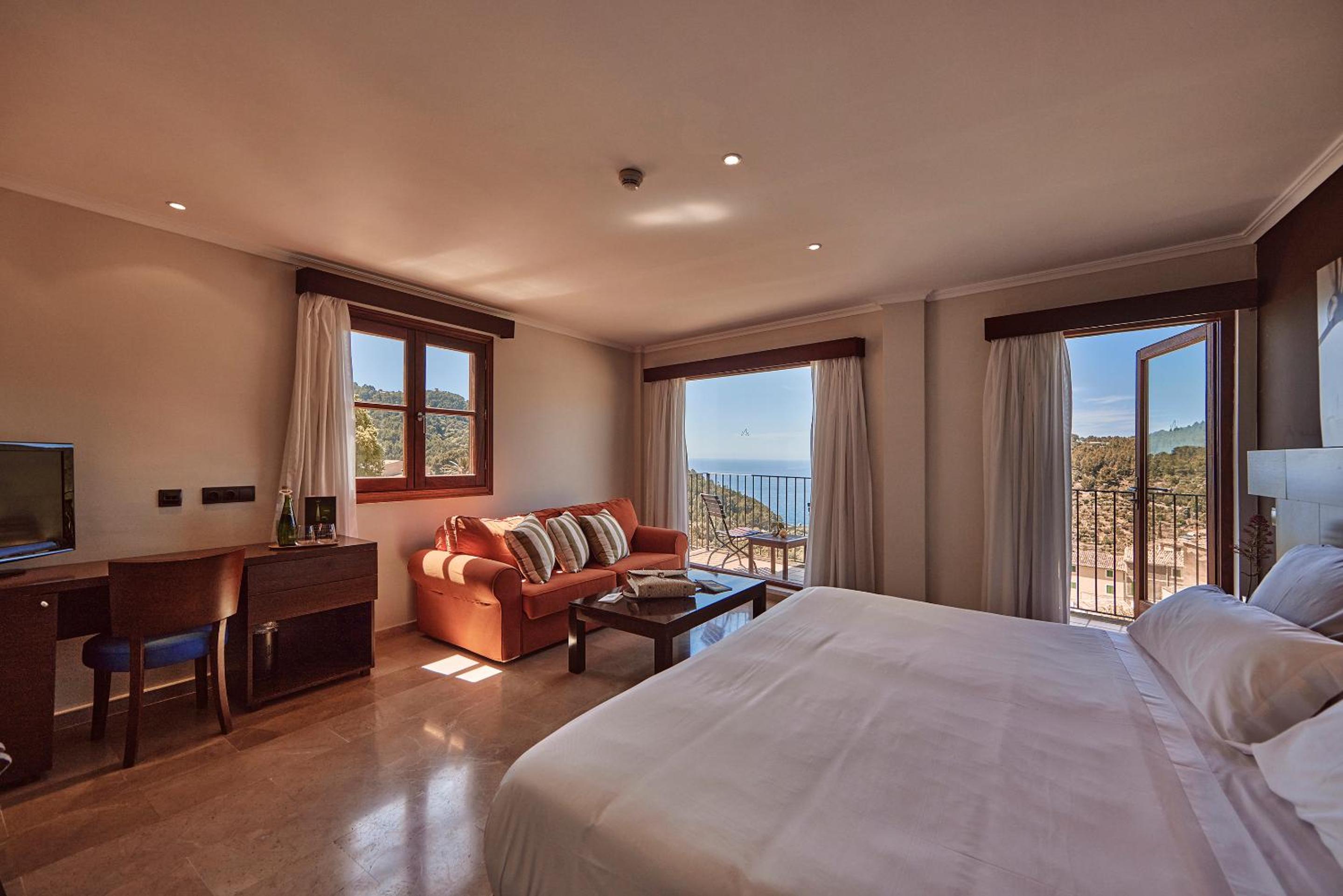 Junior Suite with Balcony and Sea View - Spa Access Not Included - Photo 2