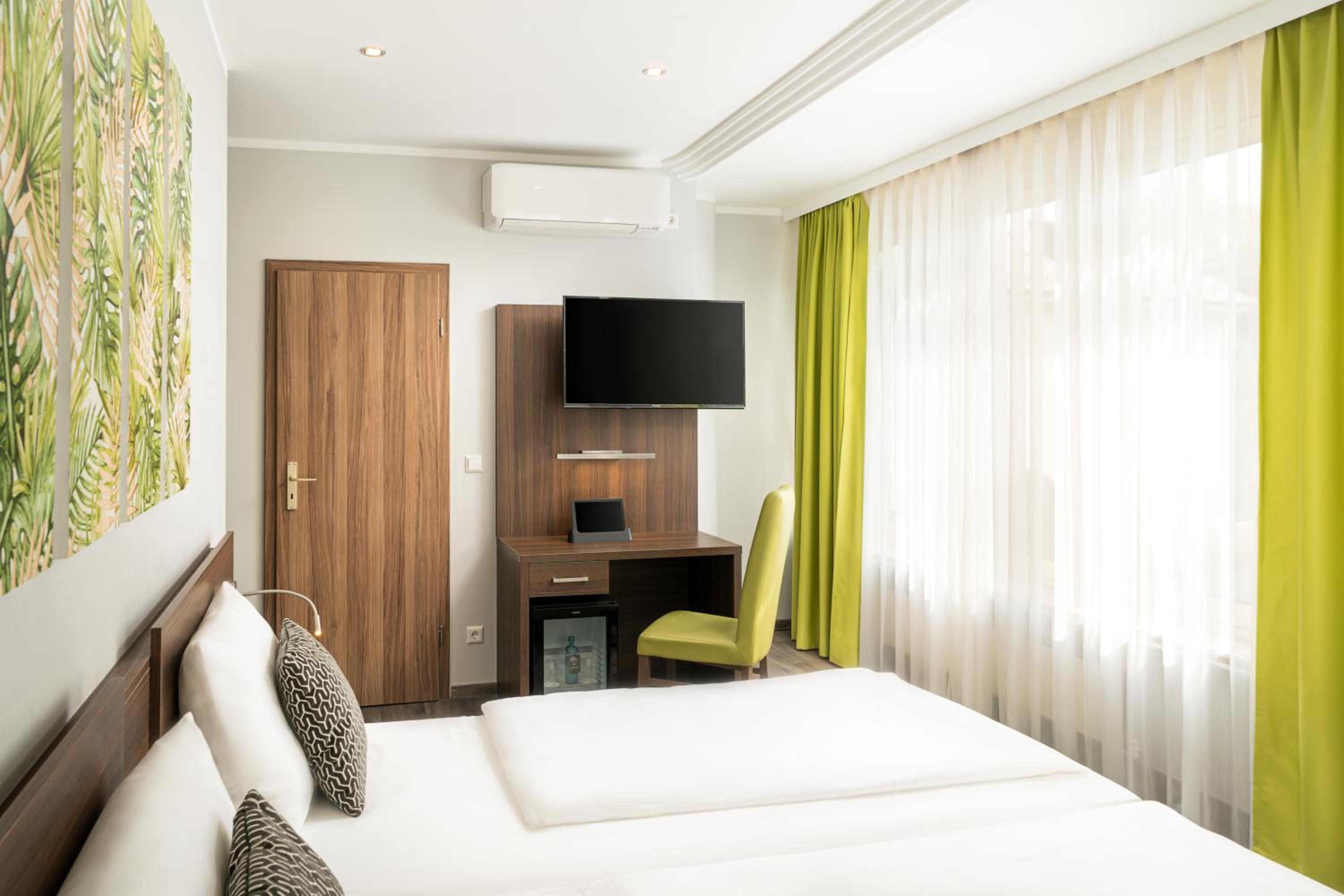 Standard Double Room - Photo 3