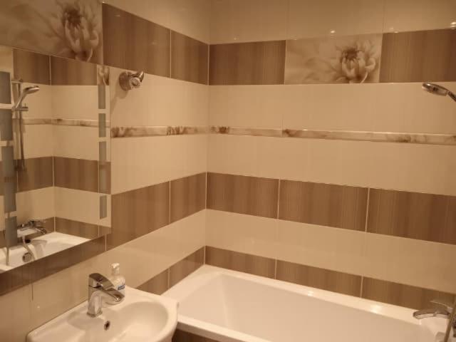 One-Bedroom Apartment - Photo 3