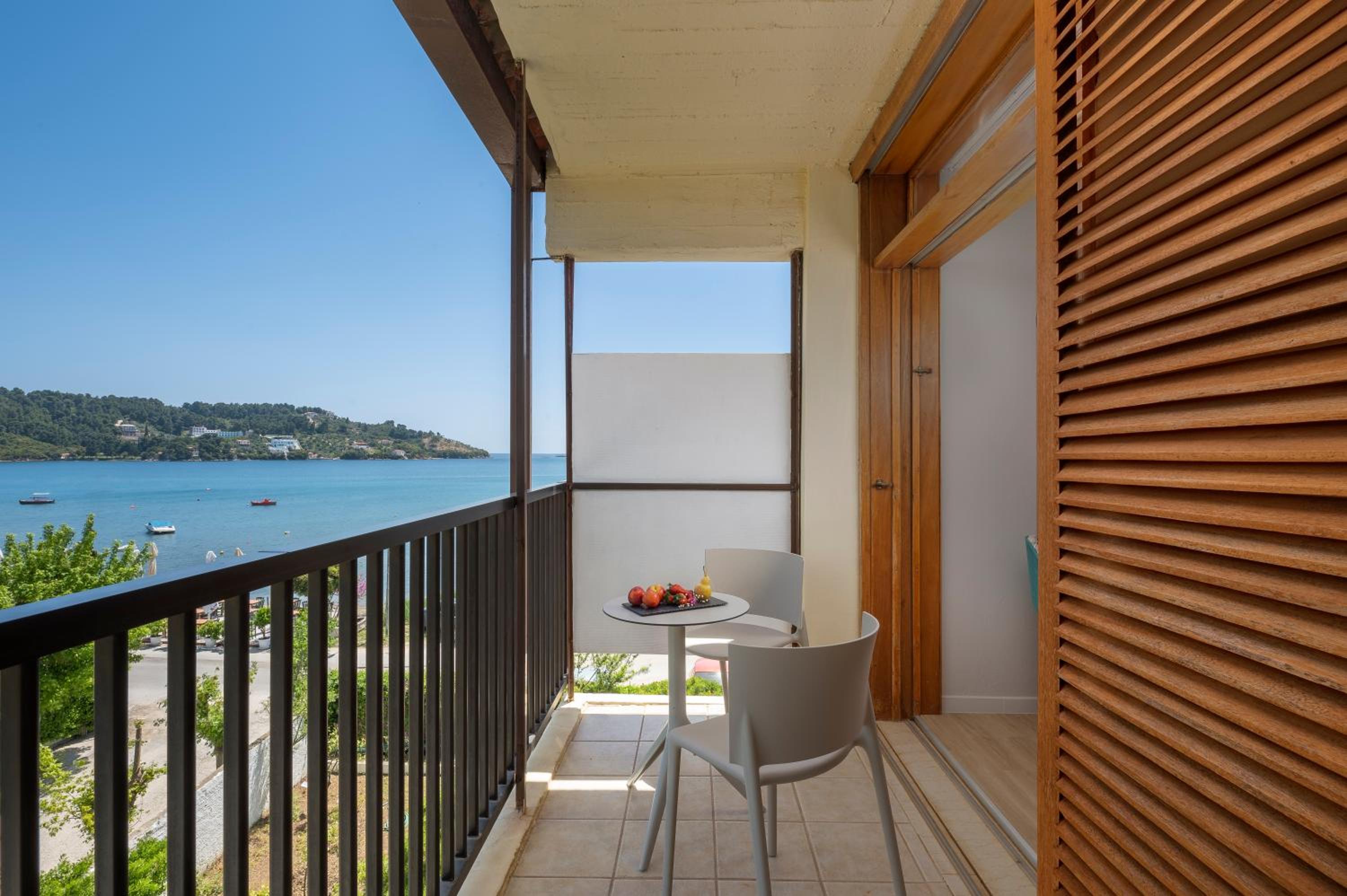 Standard Room Side sea view - Photo 4