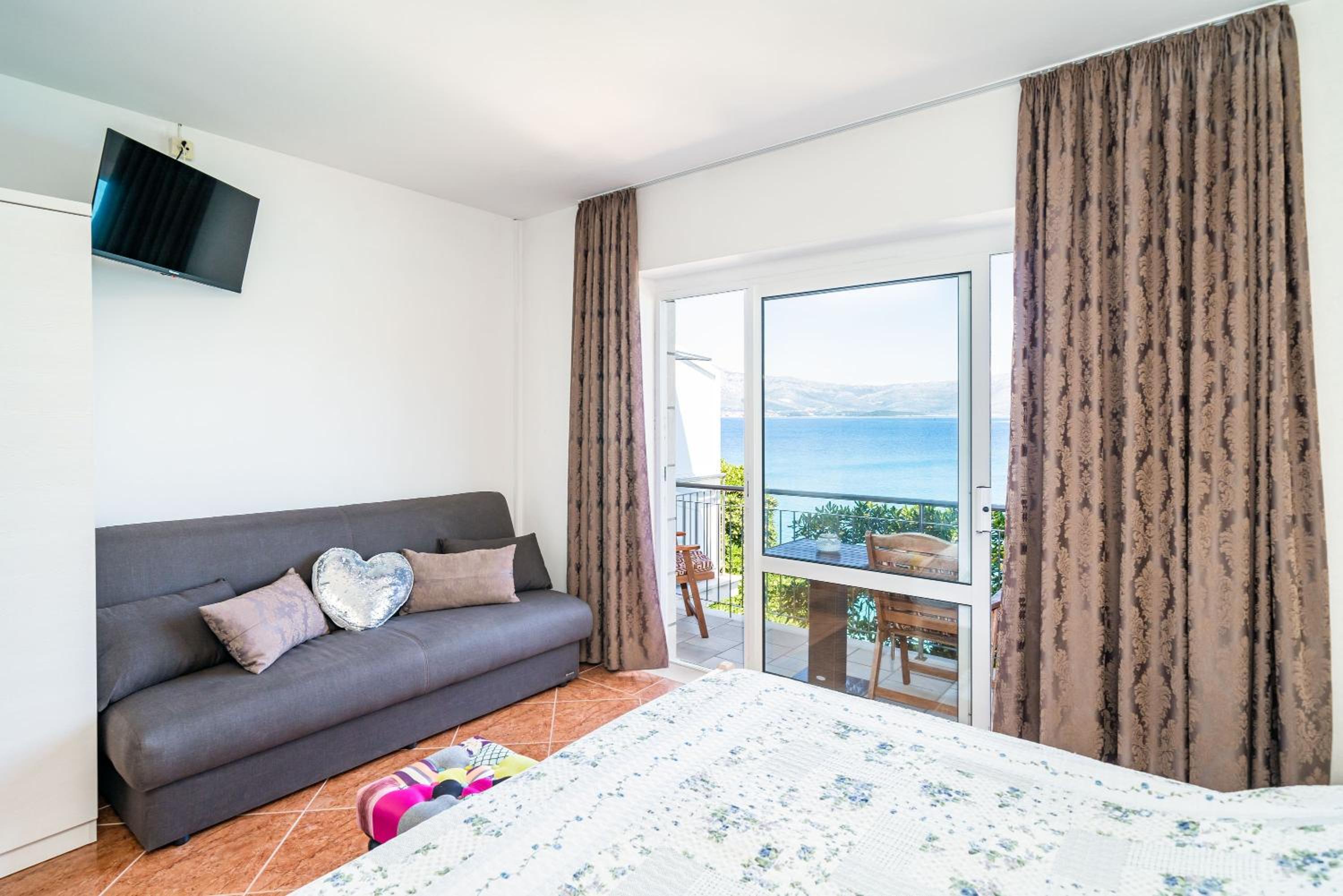 Studio with Sea View (3 Adults)