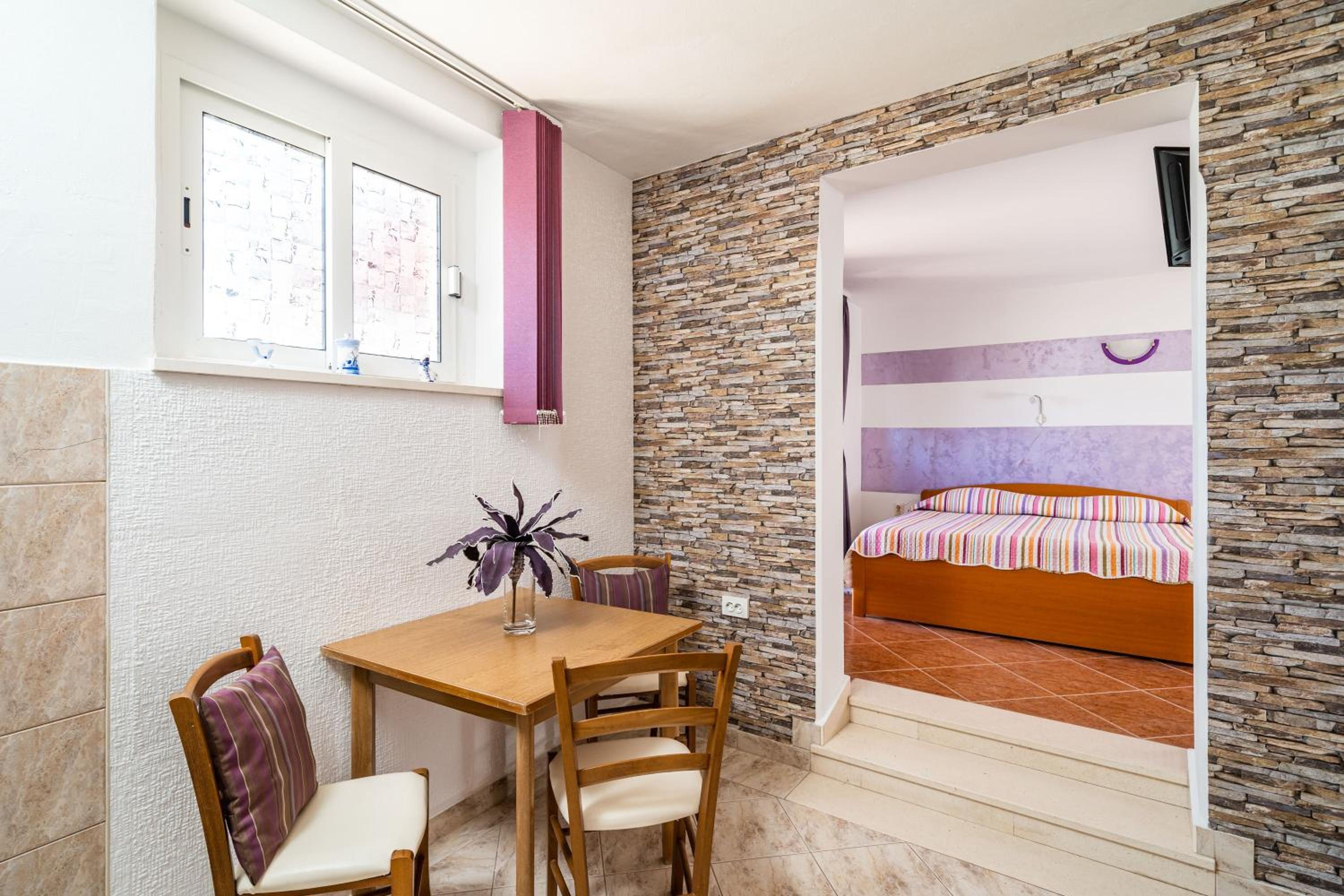 Studio (3 Adults)