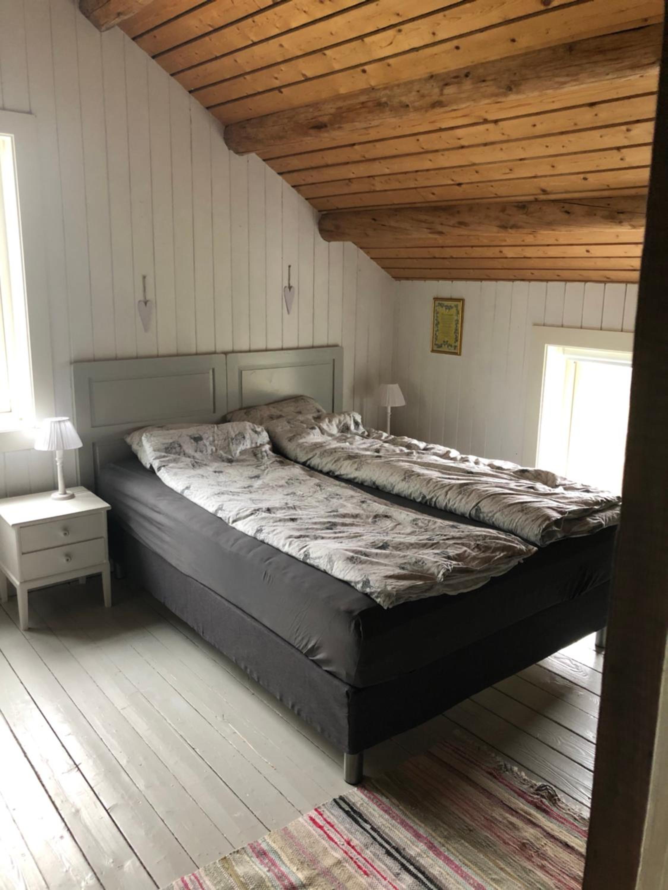 Three-Bedroom House photo 3
