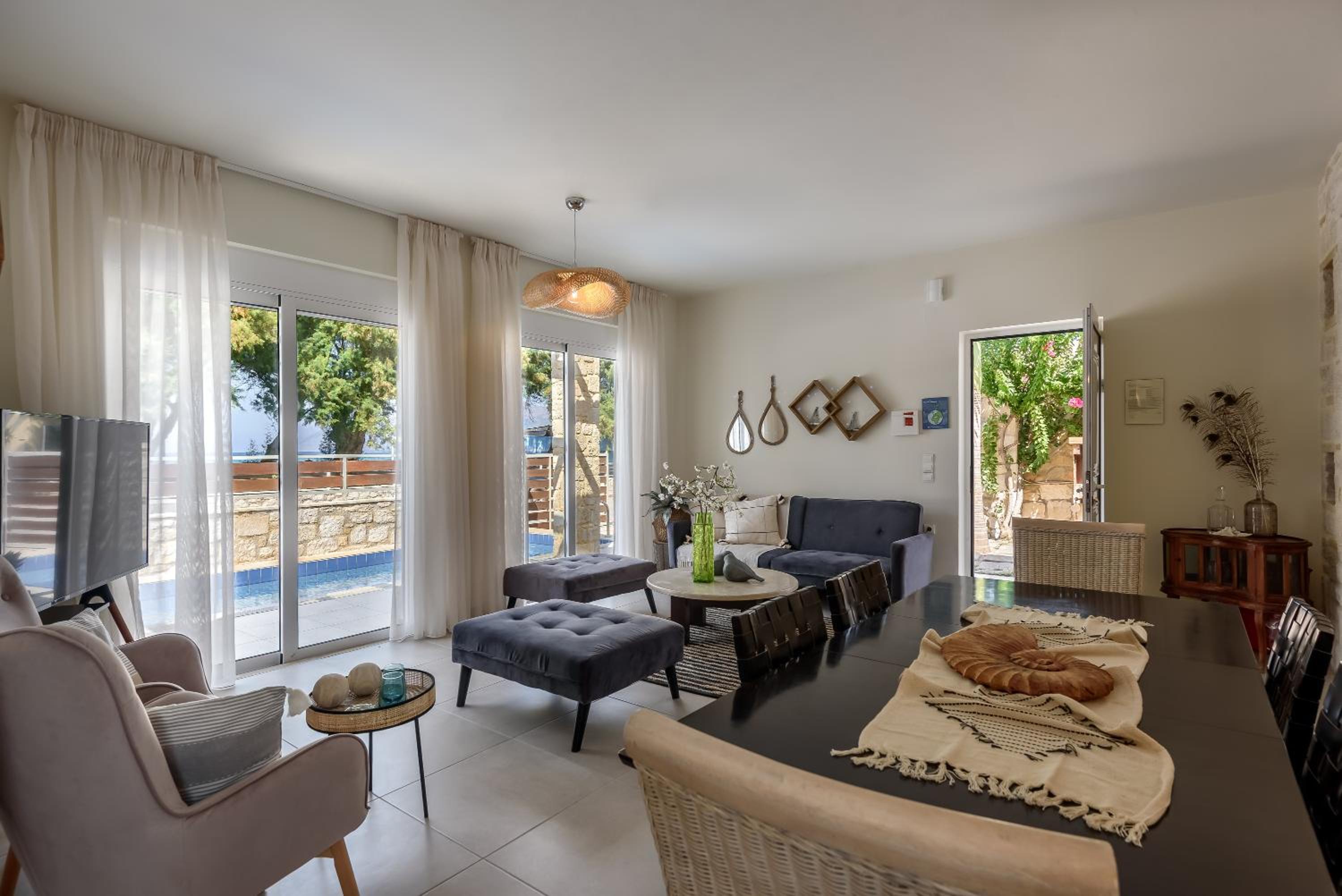 Three-Bedroom Villa with Private Pool photo 1