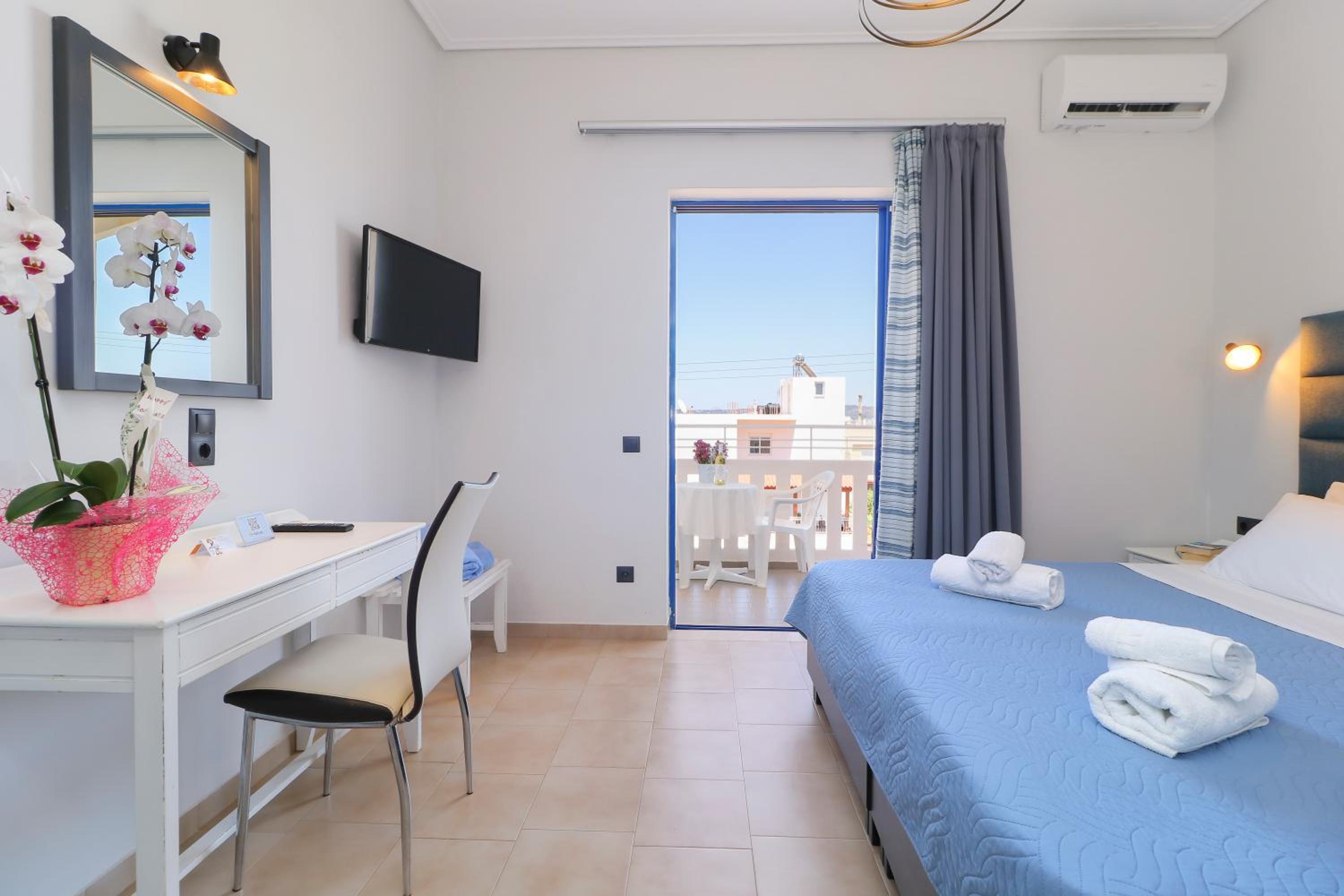 Double or Twin Room with Side Sea View