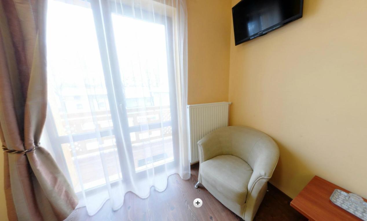 Twin Room with Balcony and Mountain View photo 3