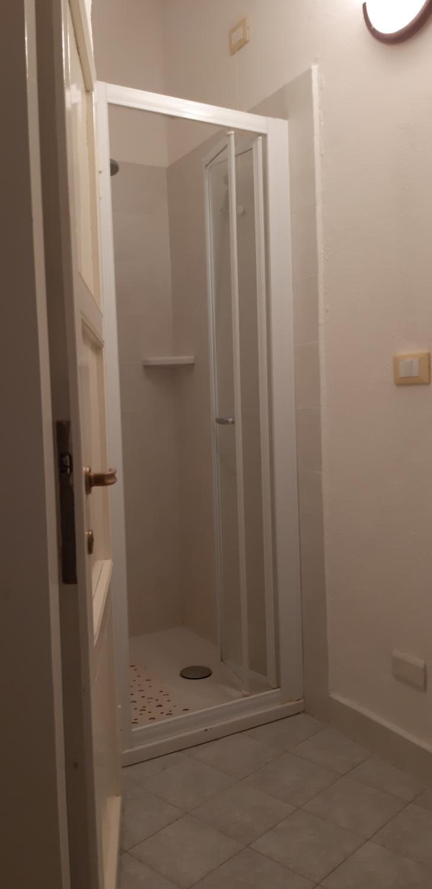 Economy Triple Room photo 3