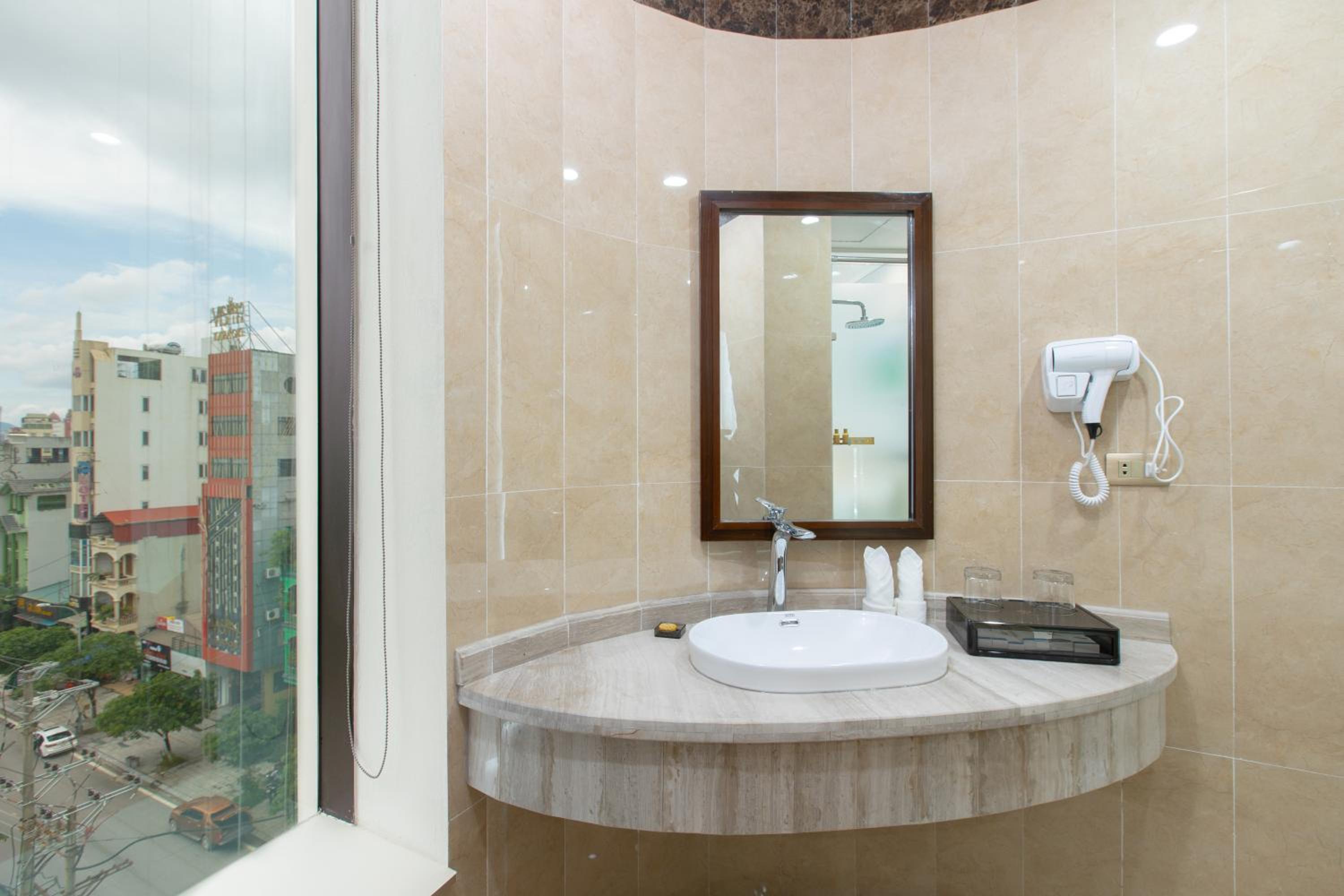 Deluxe Twin Room - Photo 16