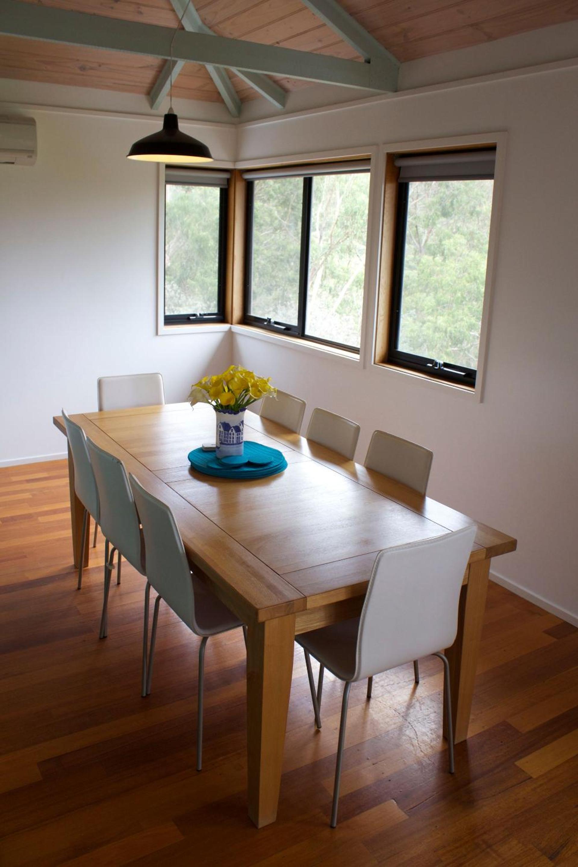 Three-Bedroom House photo 2