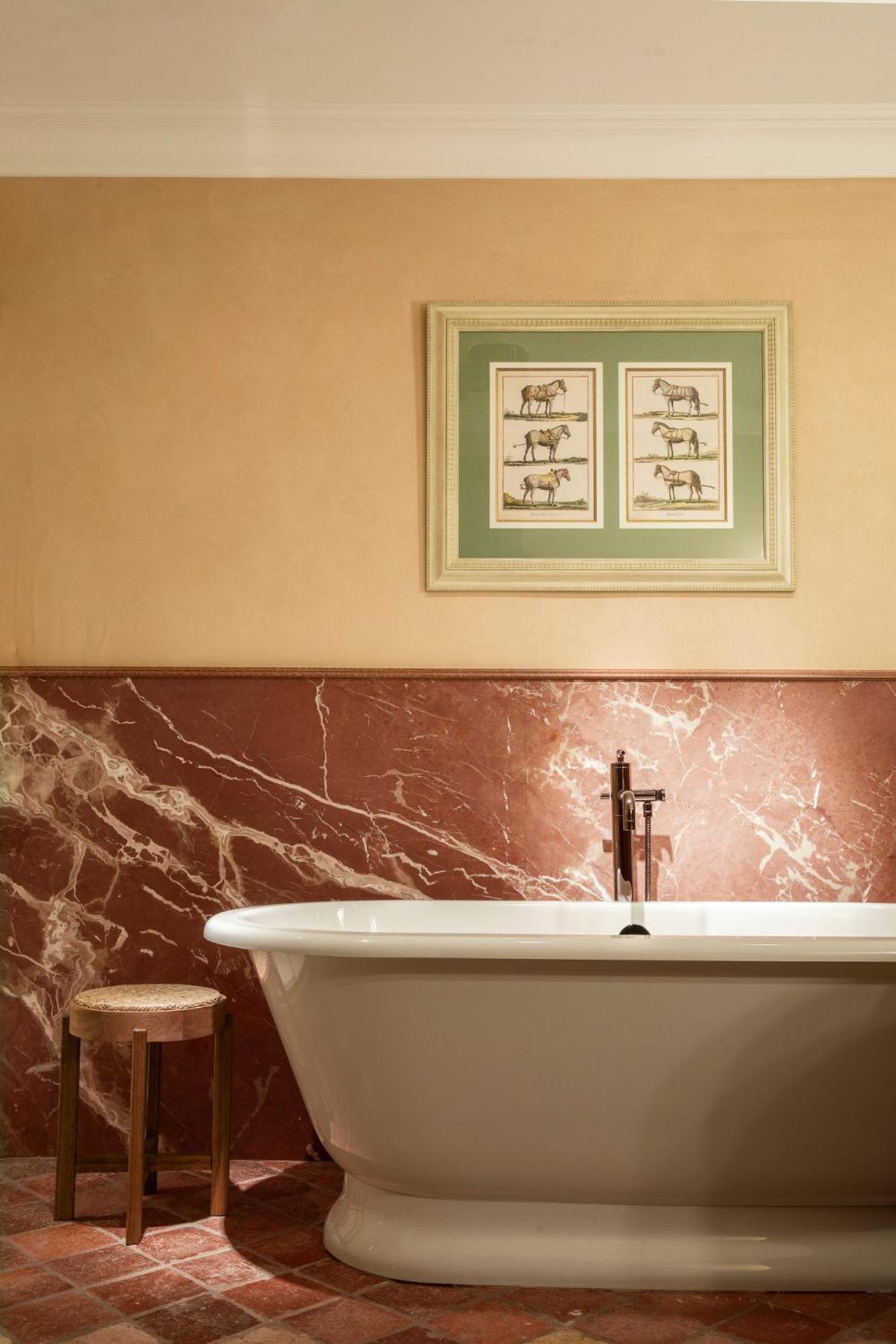 King Suite - Photo 2